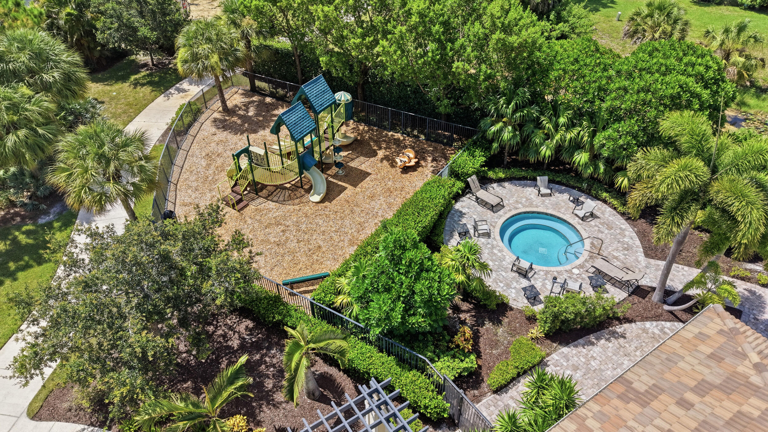 CORAL LAGO - Residential