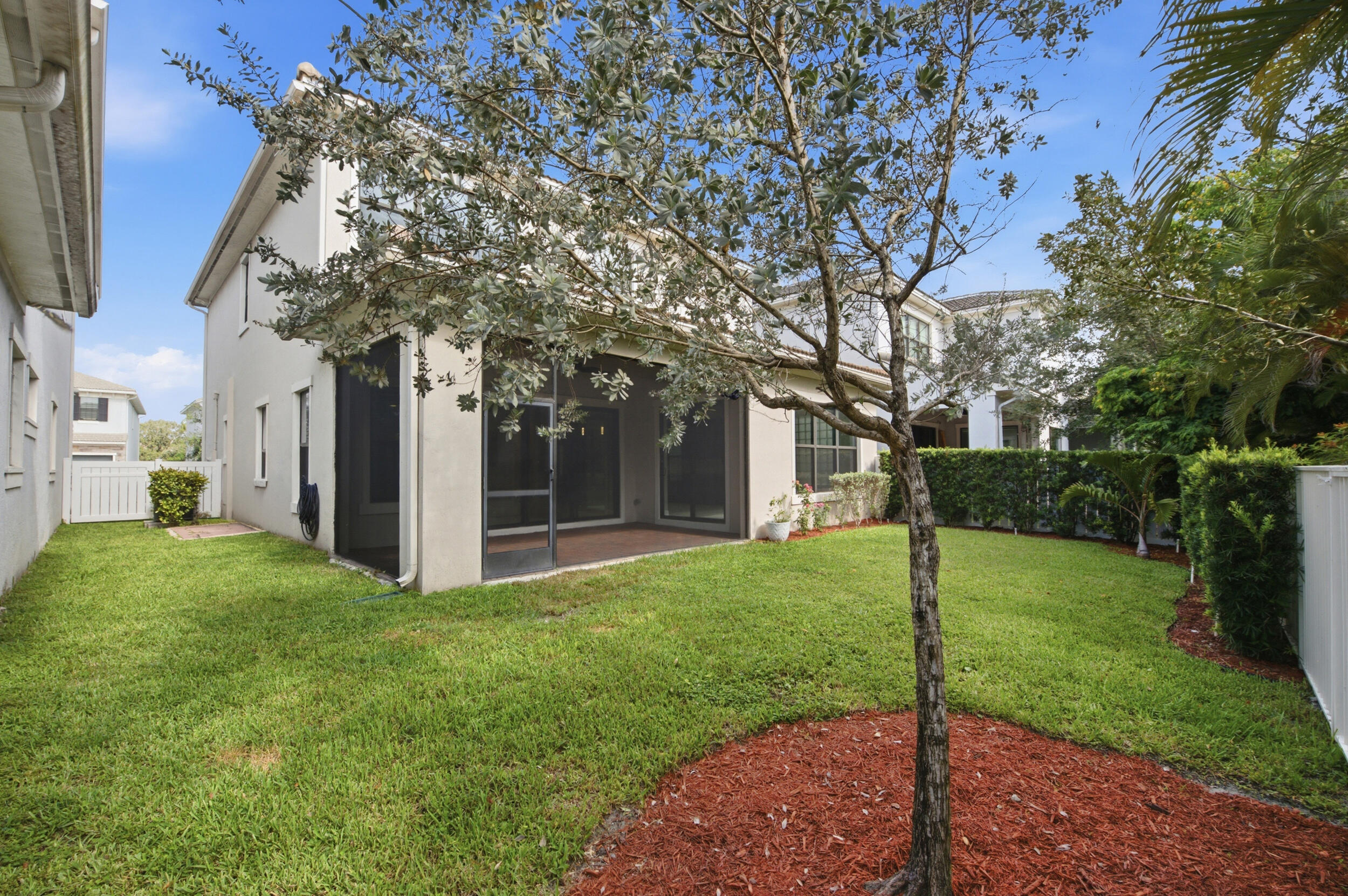 CORAL LAGO - Residential