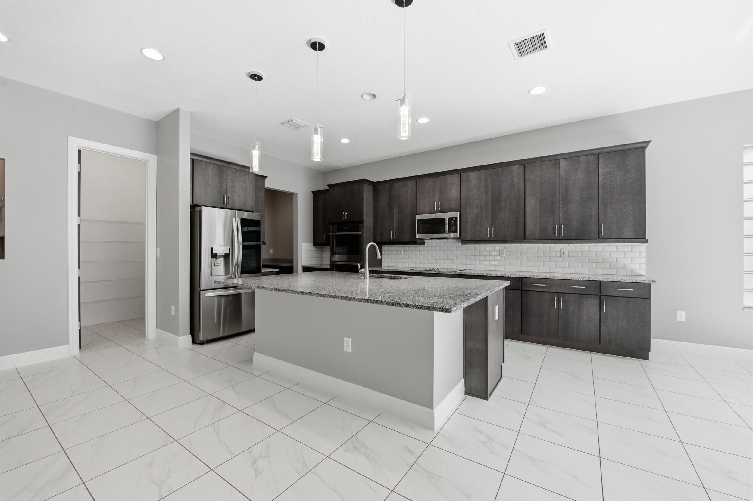 CORAL LAGO - Residential