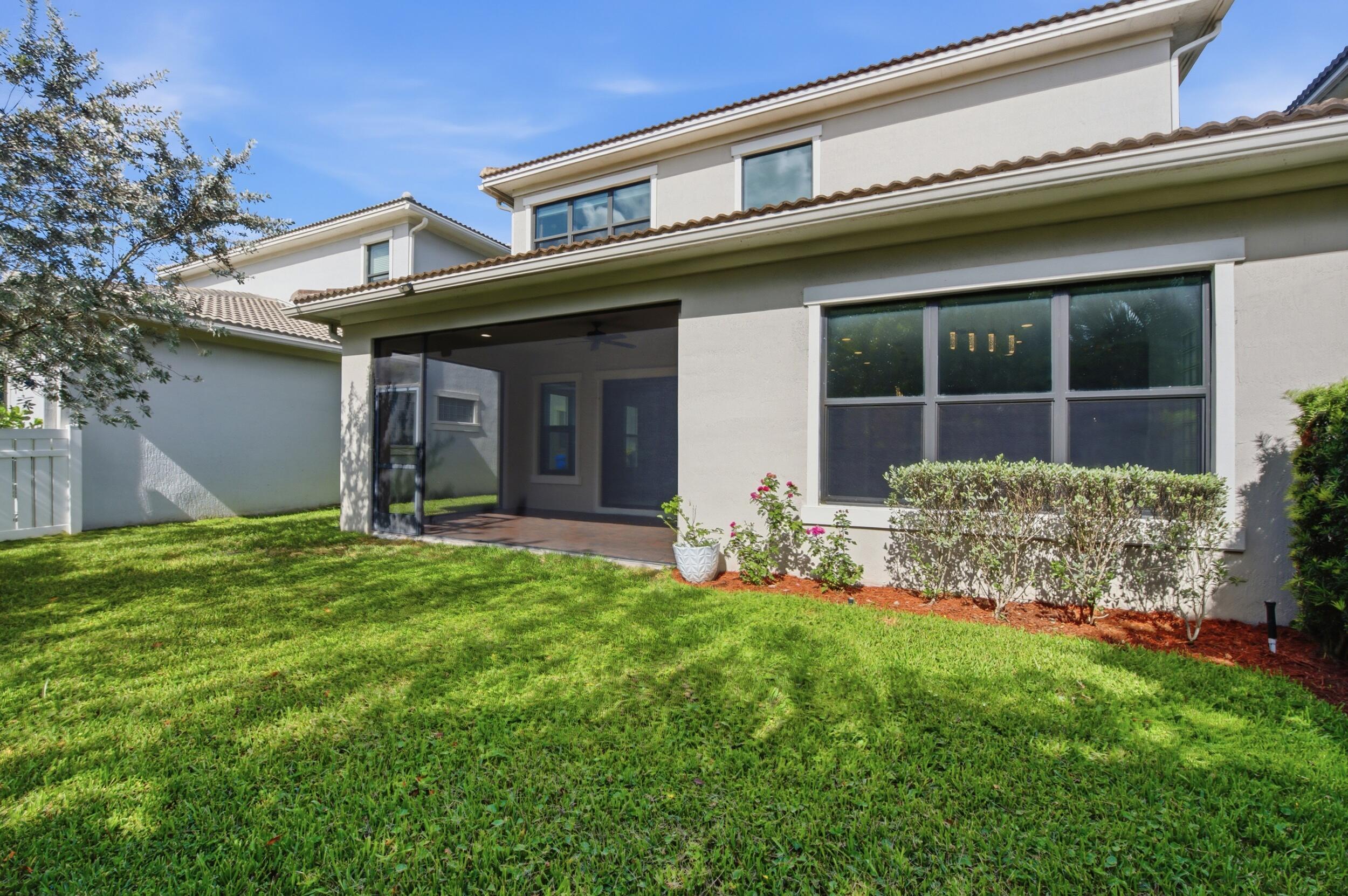 CORAL LAGO - Residential