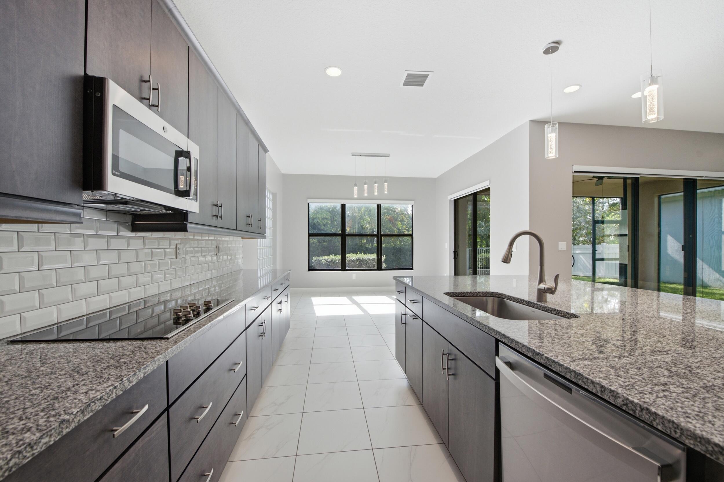 CORAL LAGO - Residential