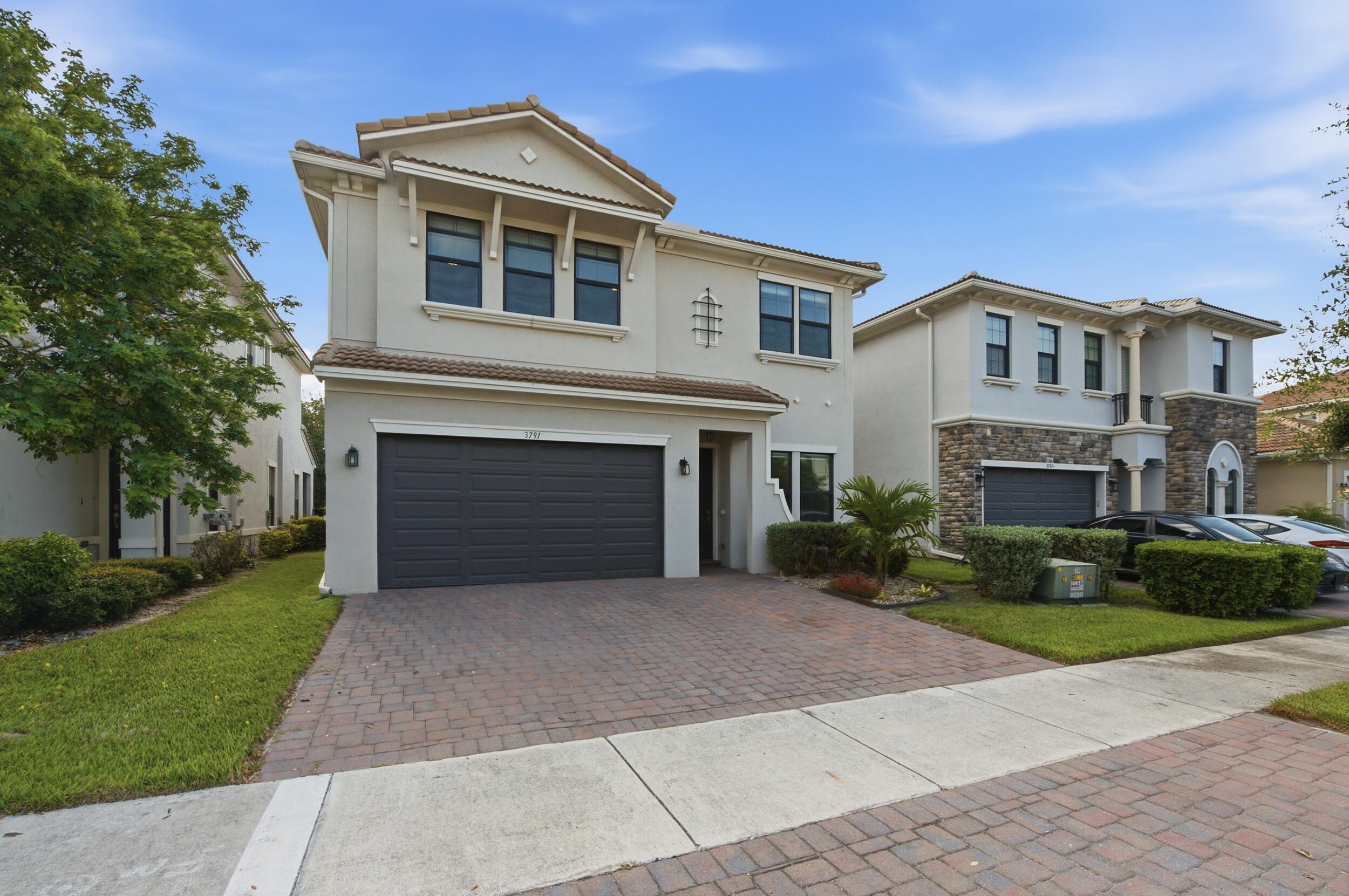 CORAL LAGO - Residential