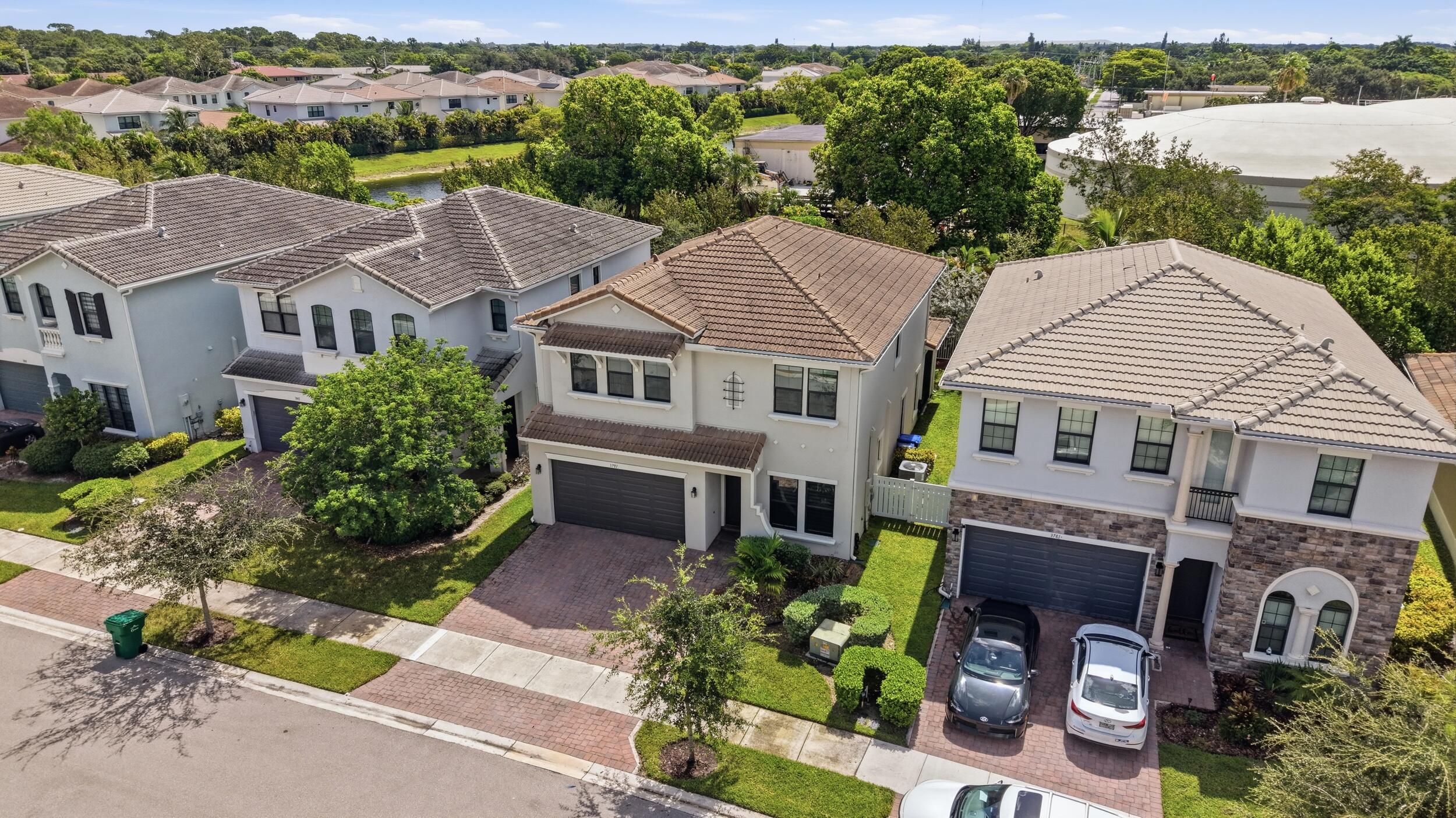 CORAL LAGO - Residential
