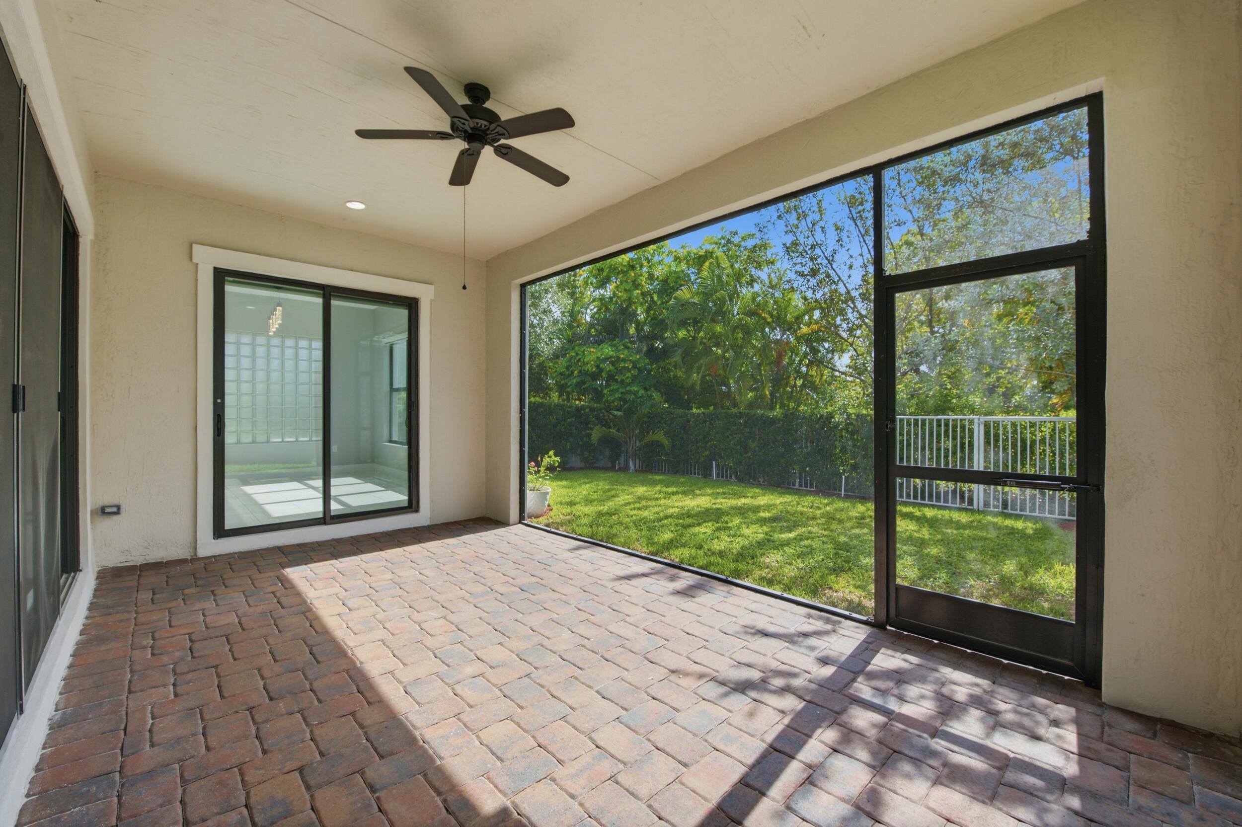 CORAL LAGO - Residential