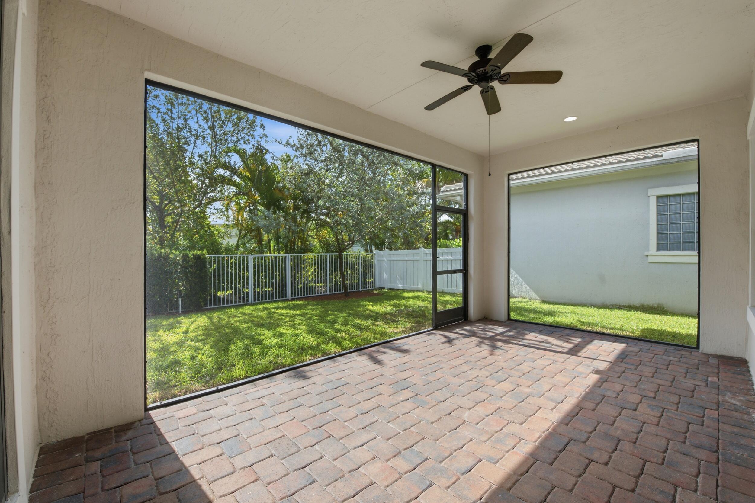 CORAL LAGO - Residential