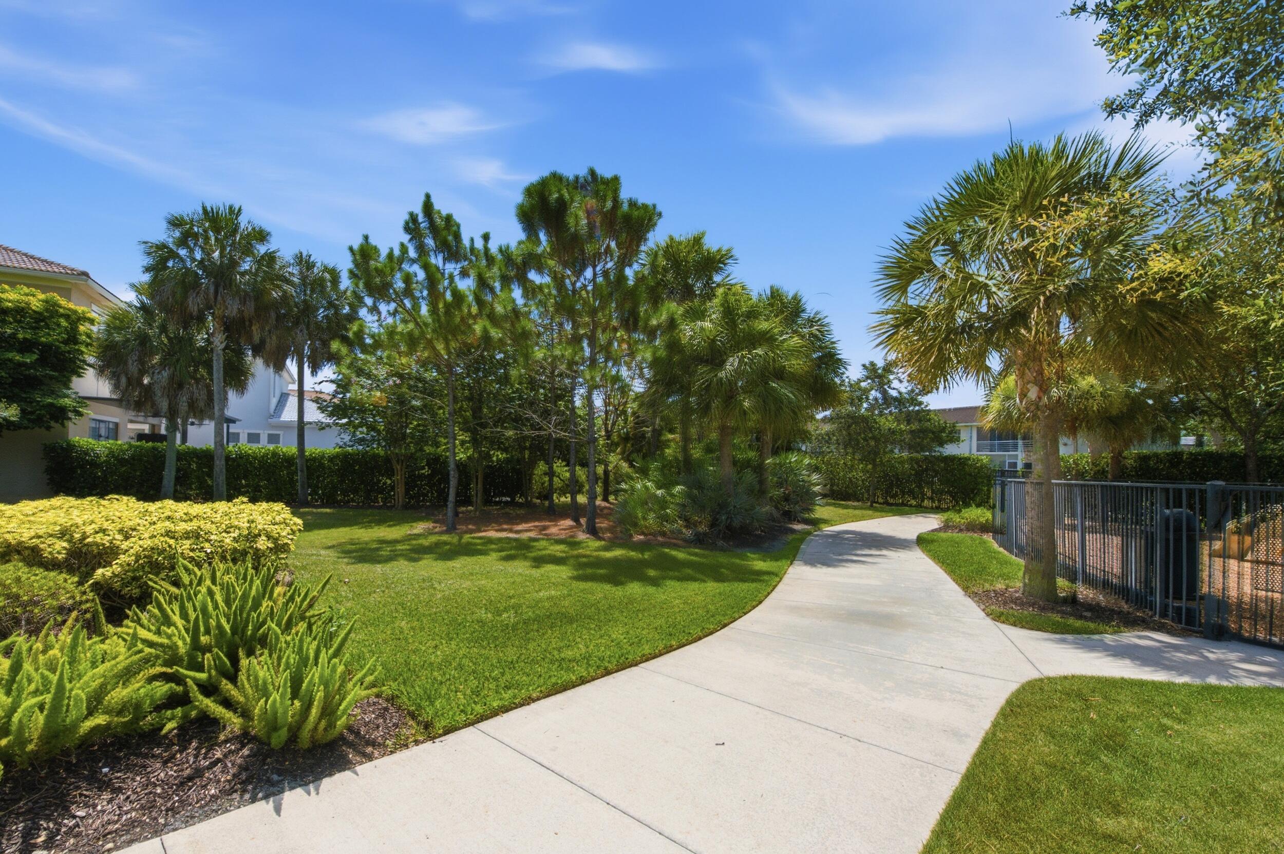 CORAL LAGO - Residential
