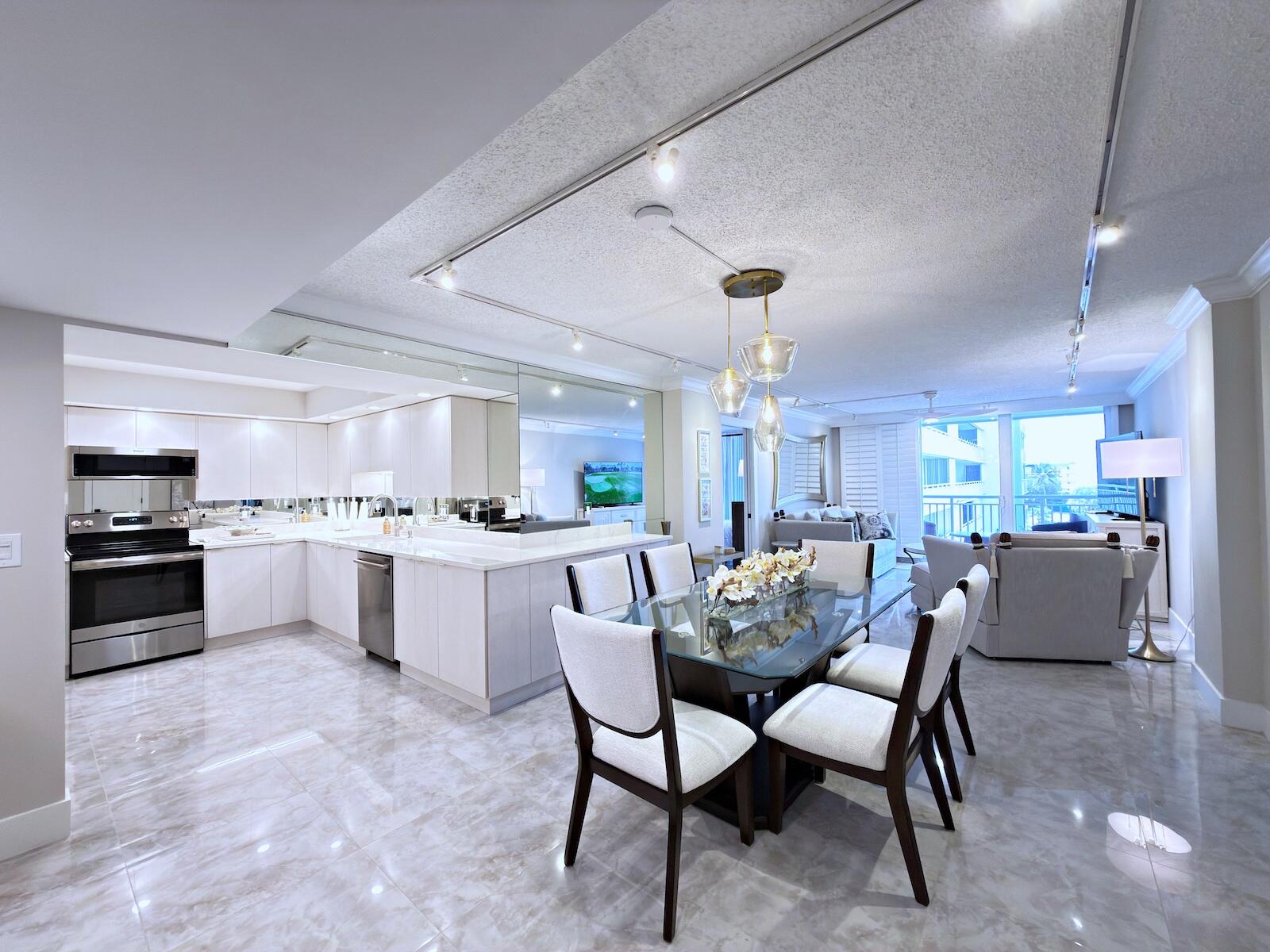 BARCLAY CONDO - Residential