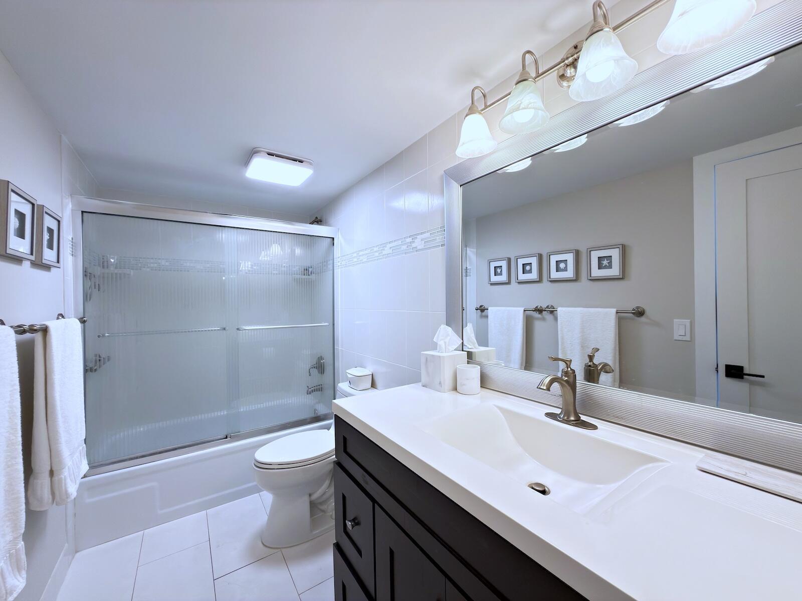 BARCLAY CONDO - Residential