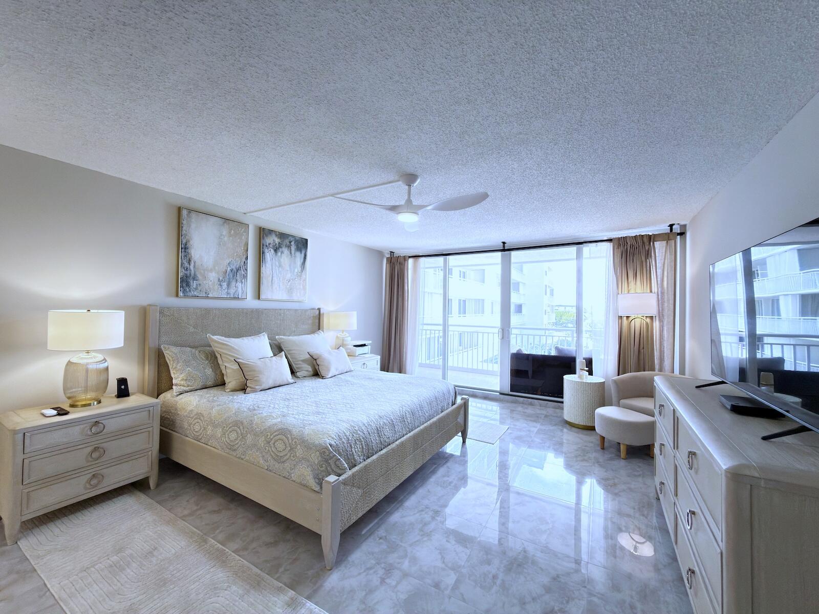 BARCLAY CONDO - Residential