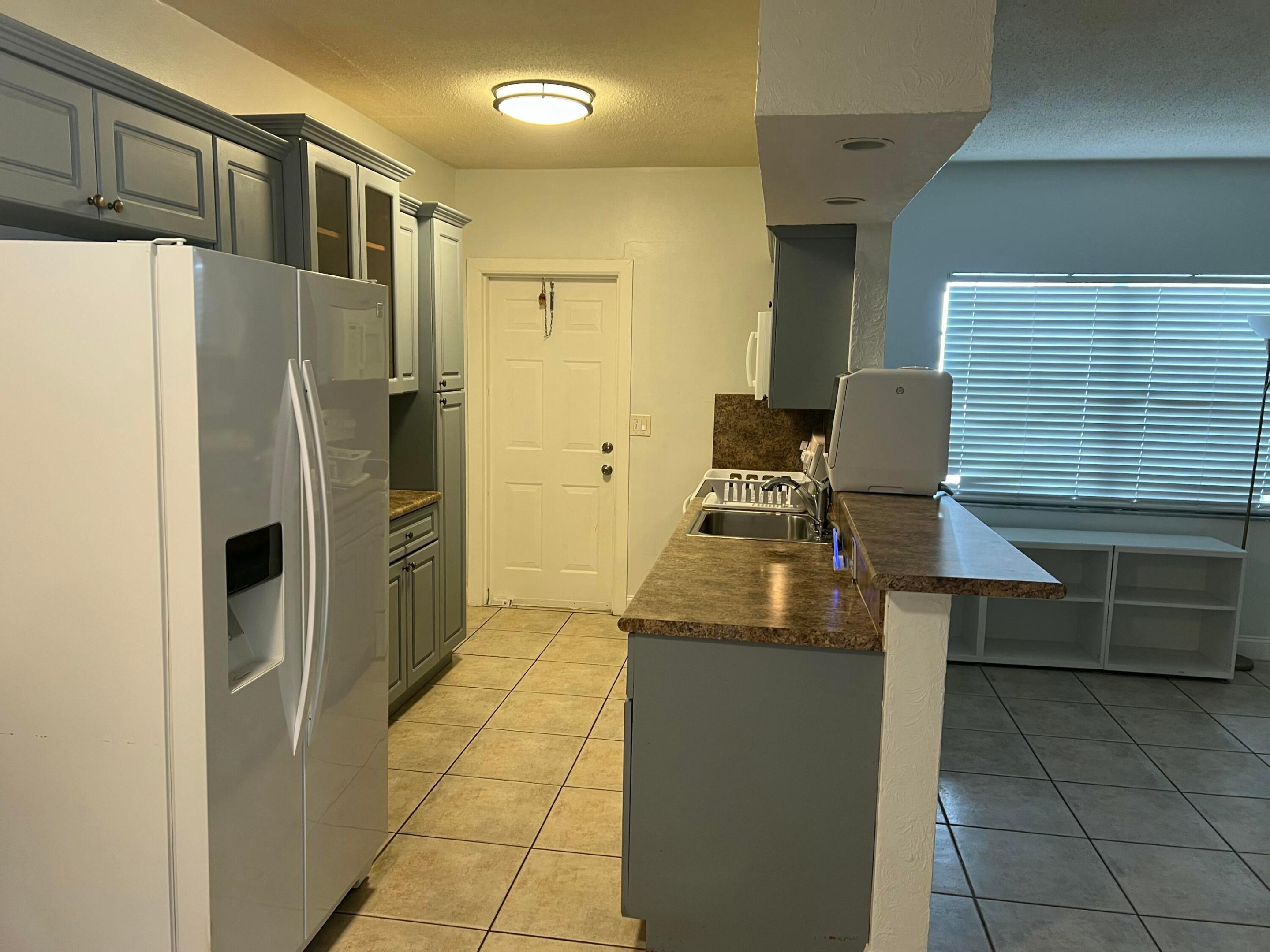 WATERWAY @ HOLLYWOOD BEACH CONDO - Residential Lease