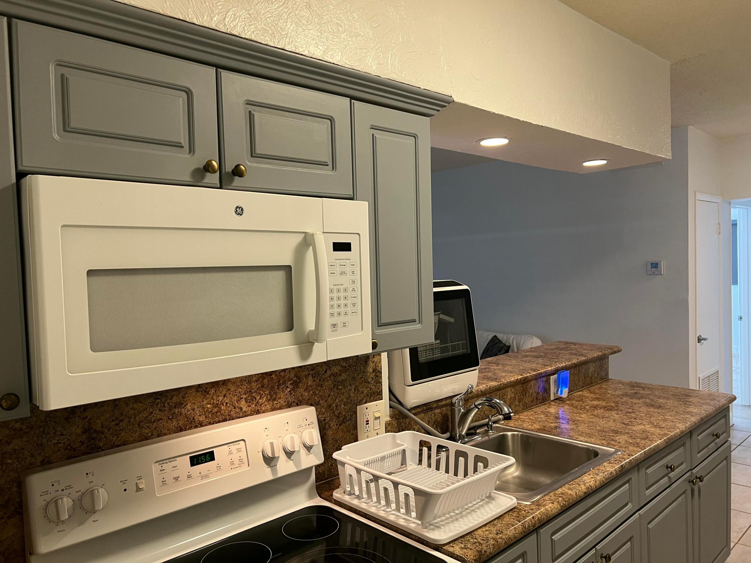 WATERWAY @ HOLLYWOOD BEACH CONDO - Residential Lease