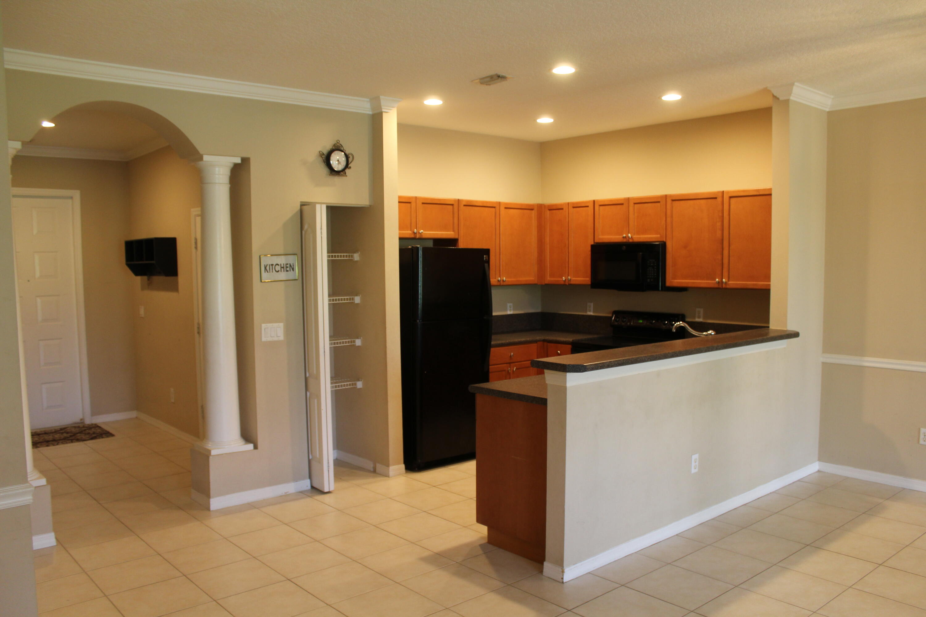 SEMINOLE ESTATES & TOWNHOMES - Residential Lease
