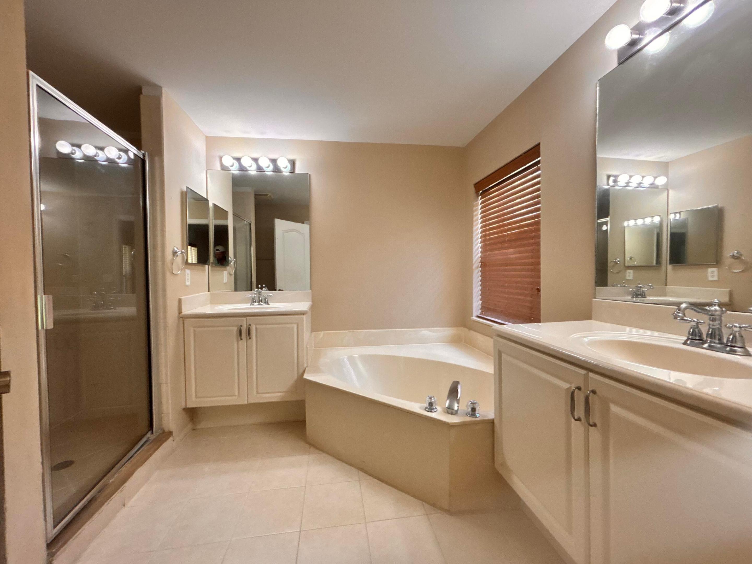 SEMINOLE ESTATES & TOWNHOMES - Residential Lease