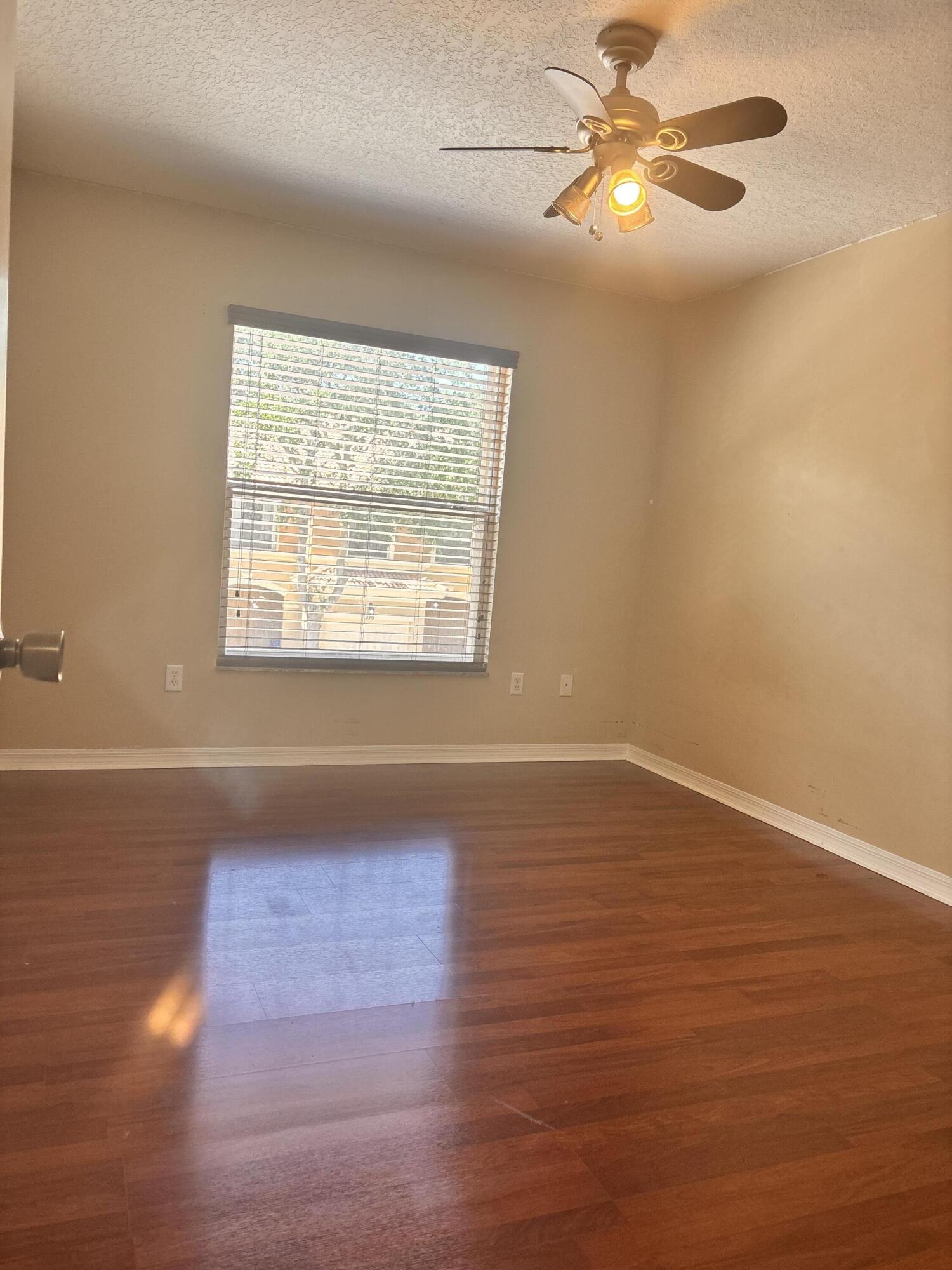 SEMINOLE ESTATES & TOWNHOMES - Residential Lease