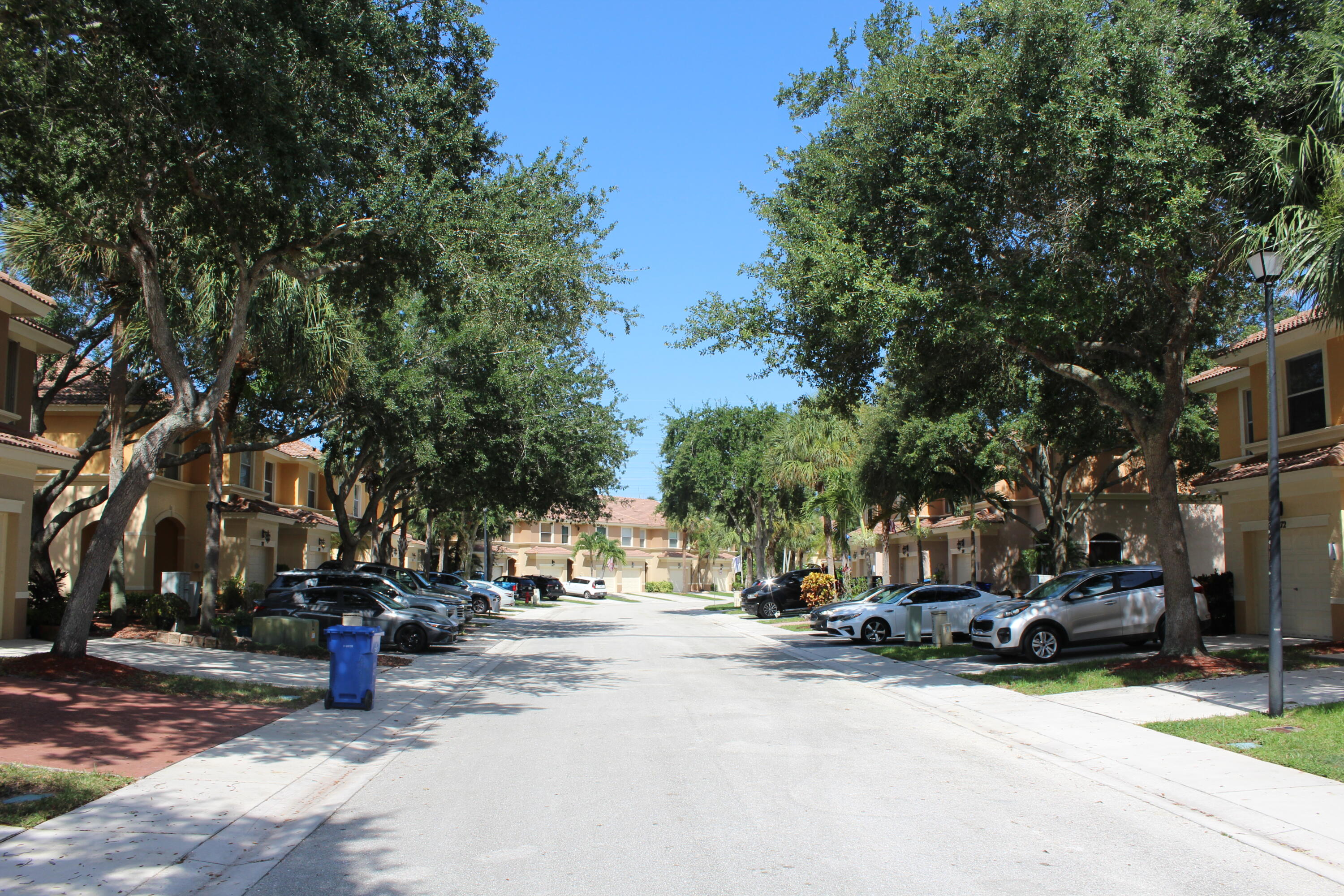 SEMINOLE ESTATES & TOWNHOMES - Residential Lease