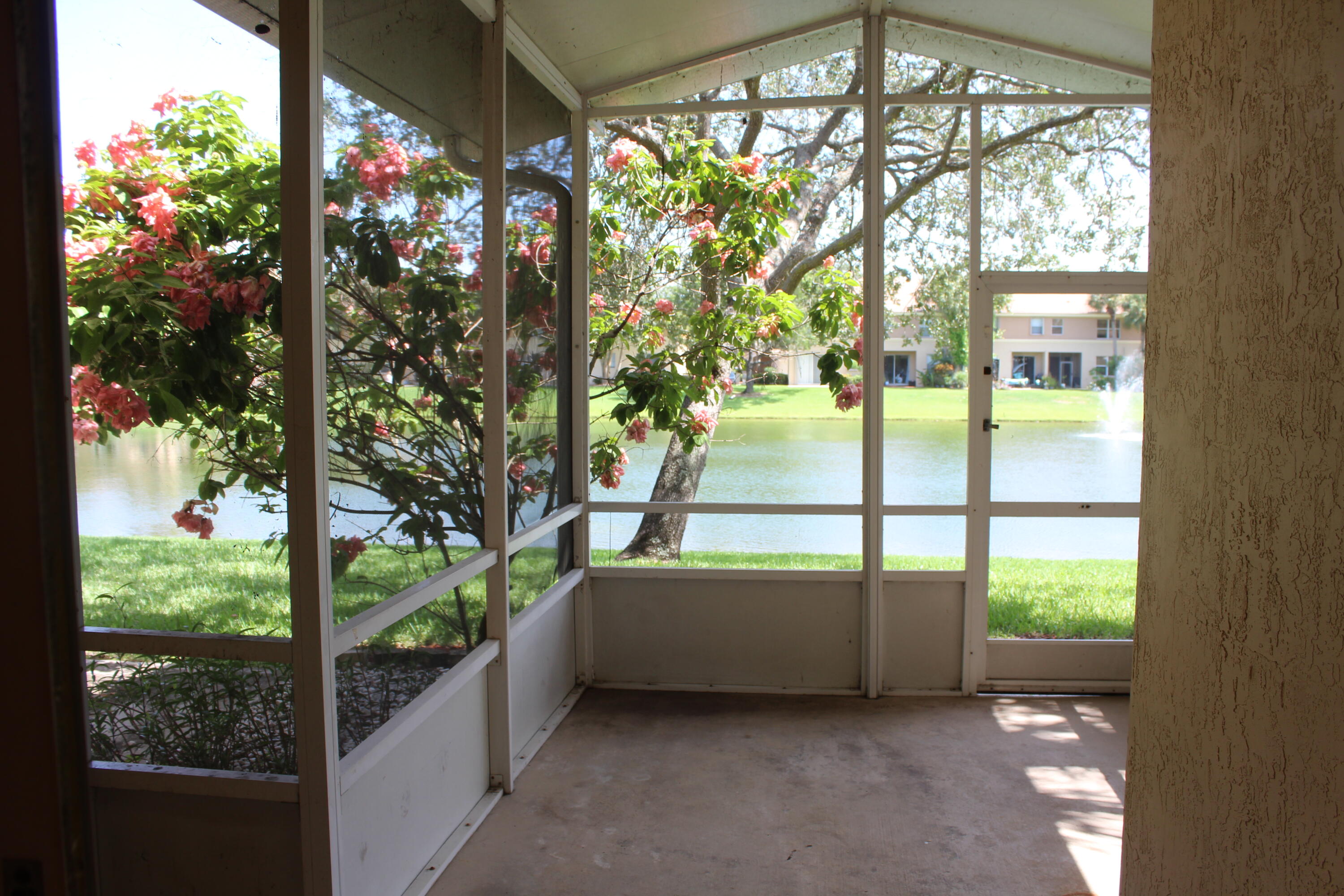 SEMINOLE ESTATES & TOWNHOMES - Residential Lease
