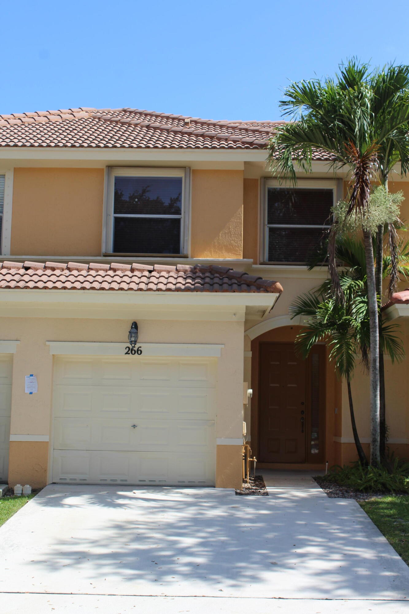 SEMINOLE ESTATES & TOWNHOMES - Residential Lease