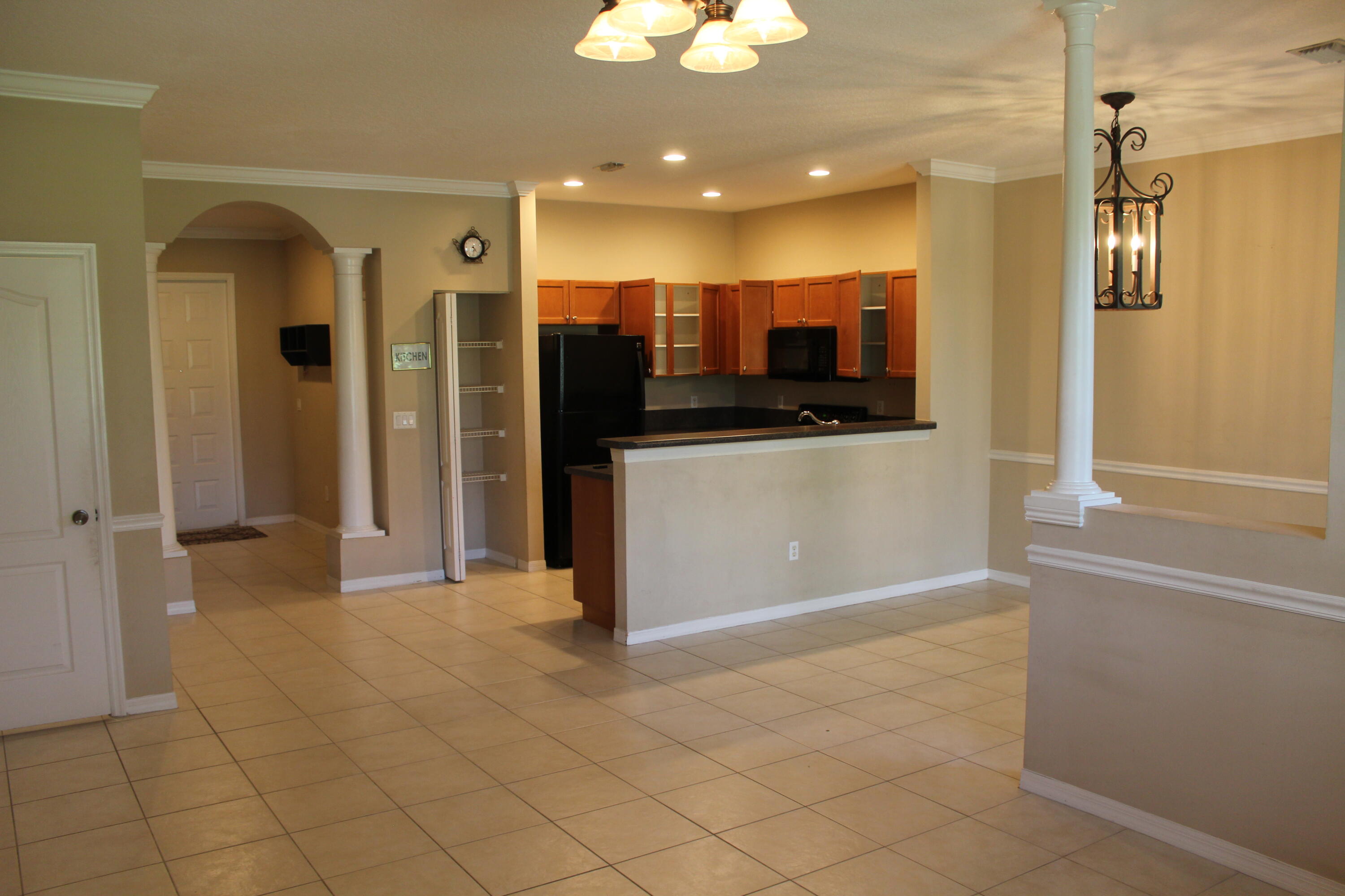 SEMINOLE ESTATES & TOWNHOMES - Residential Lease