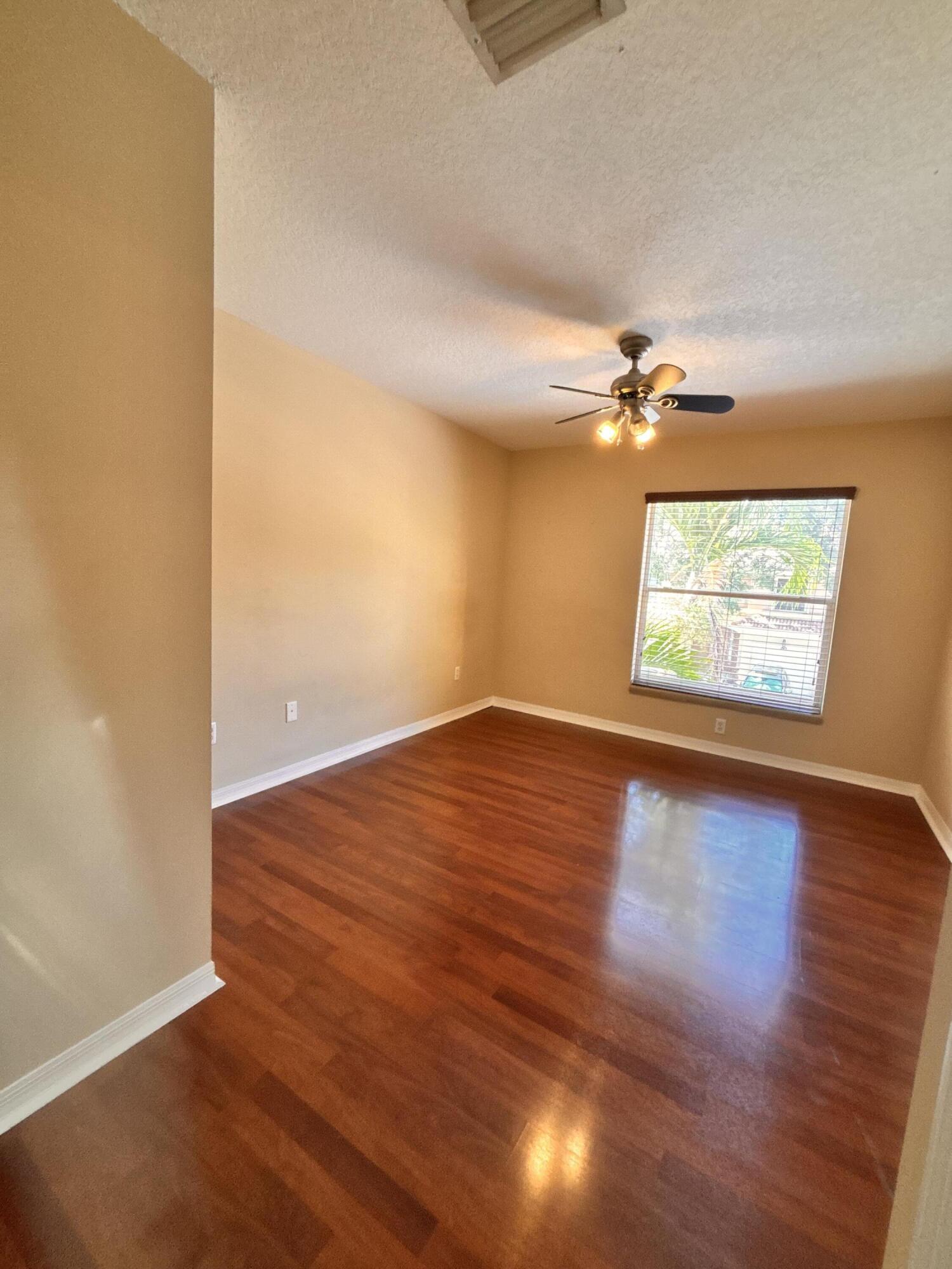 SEMINOLE ESTATES & TOWNHOMES - Residential Lease