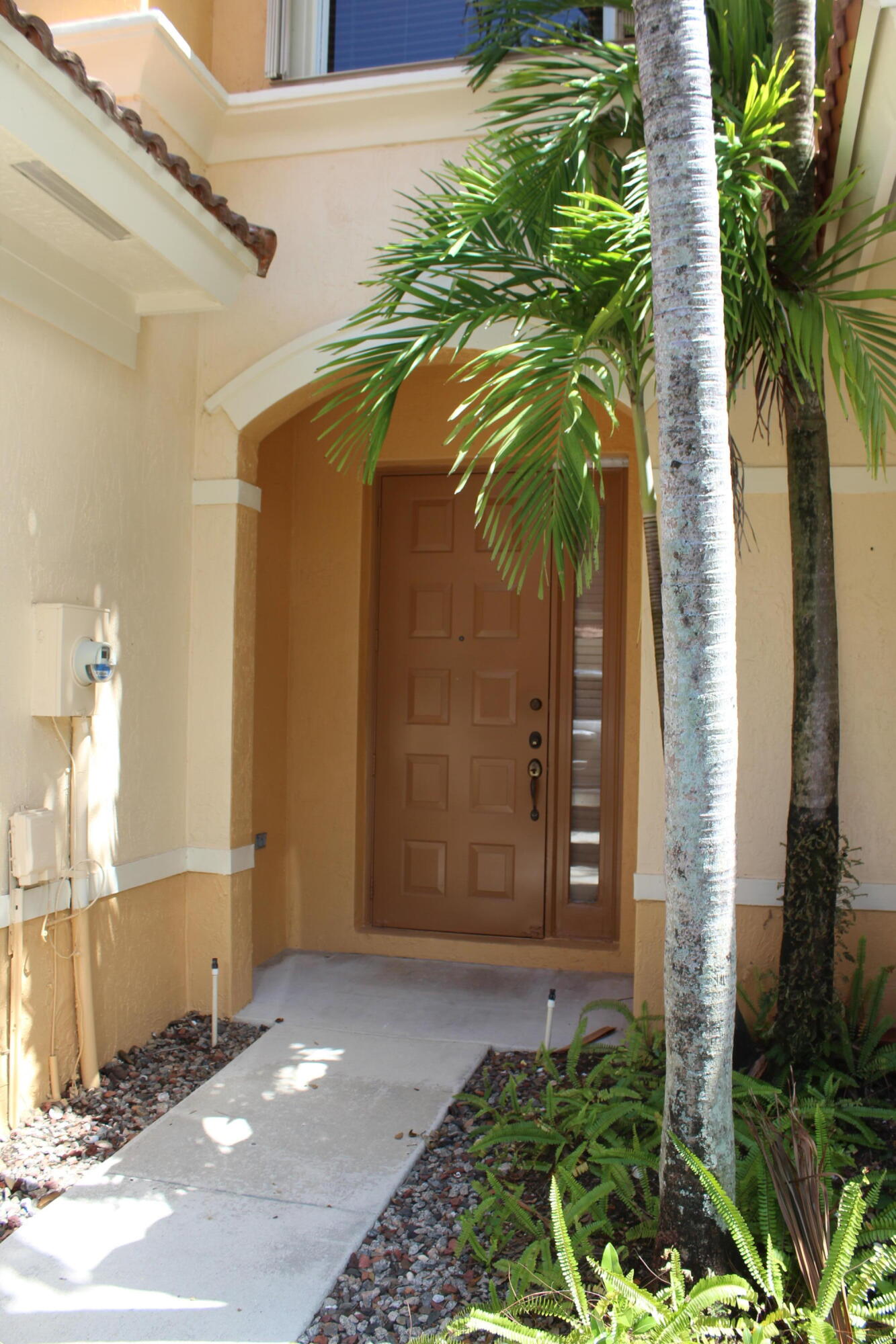 SEMINOLE ESTATES & TOWNHOMES - Residential Lease
