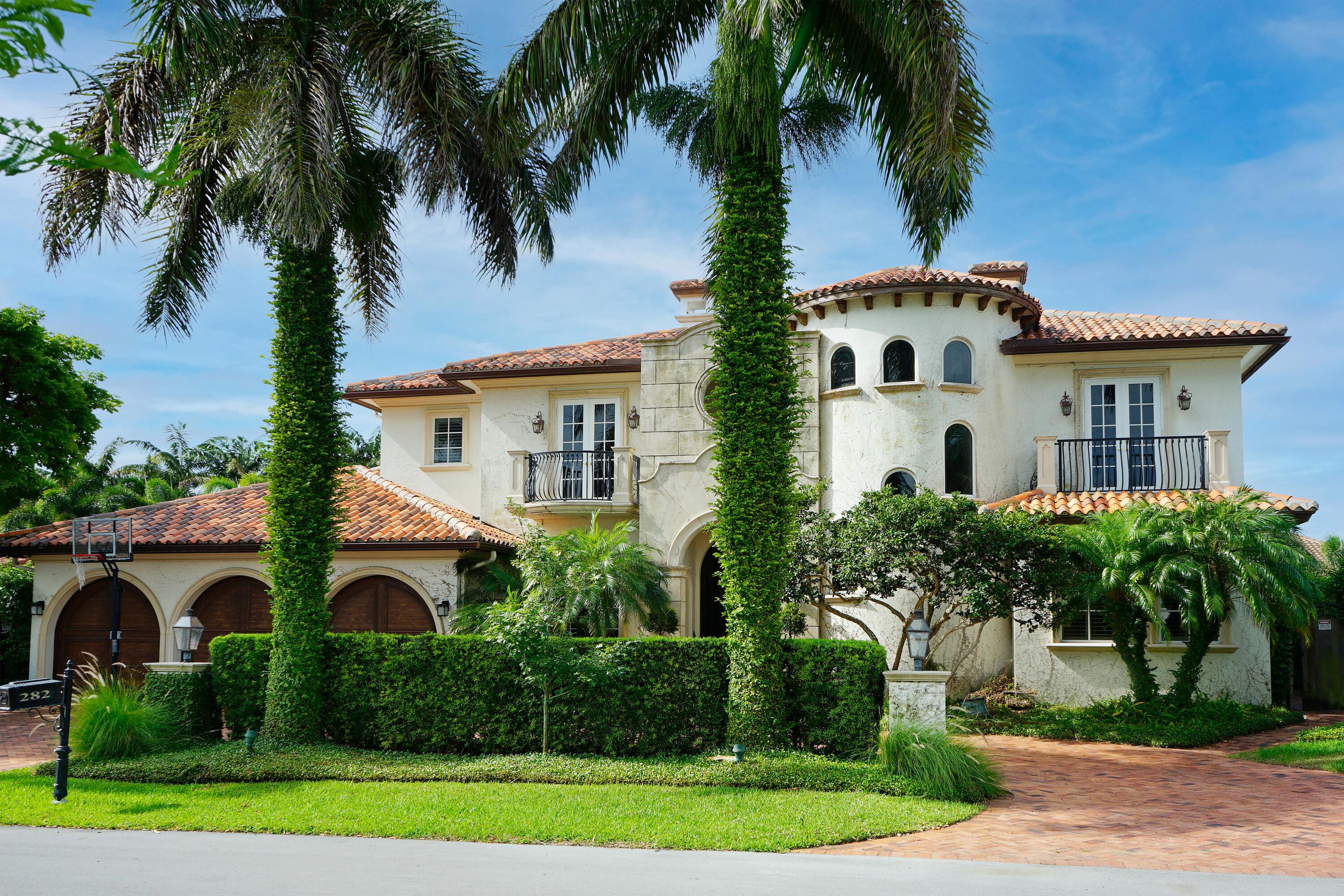 ROYAL PALM YACHT & COUNTRY CLUB - Residential