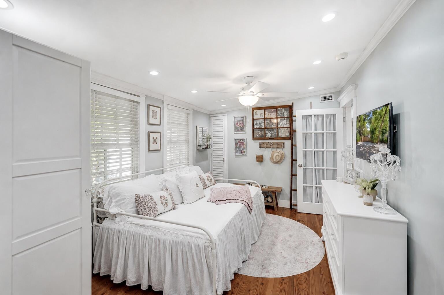 WAVERLY PLACE - Residential