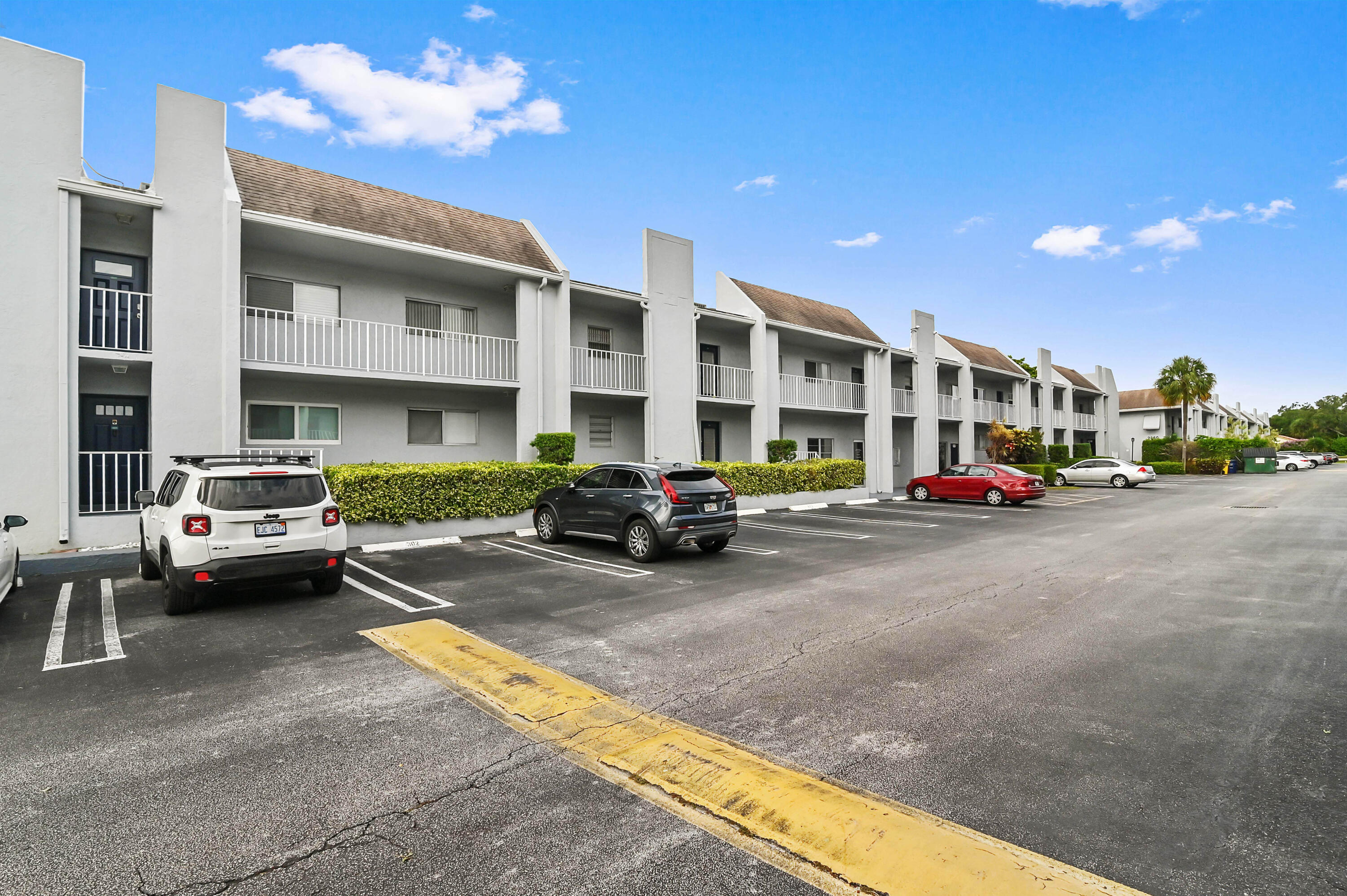 Recently renovated, 2/2 with all impact windows, conveniently located close to I-95,  Whole Foods, Trader Joes and surrounding shopping, downtown and the beach, you won't want to miss the opportunity to live in a quiet, safe community close to it all!  Internet and water is included with rent and community has a heated pool and renovated clubhouse. Complimentary grills are throughout the neighborhood. Master bedroom is spacious enough to fit king sized bed with furniture. Master bedroom also has walk-in closet. Come visit this hidden gem today and get the opportunity to truly stylize this home to your own personal taste!