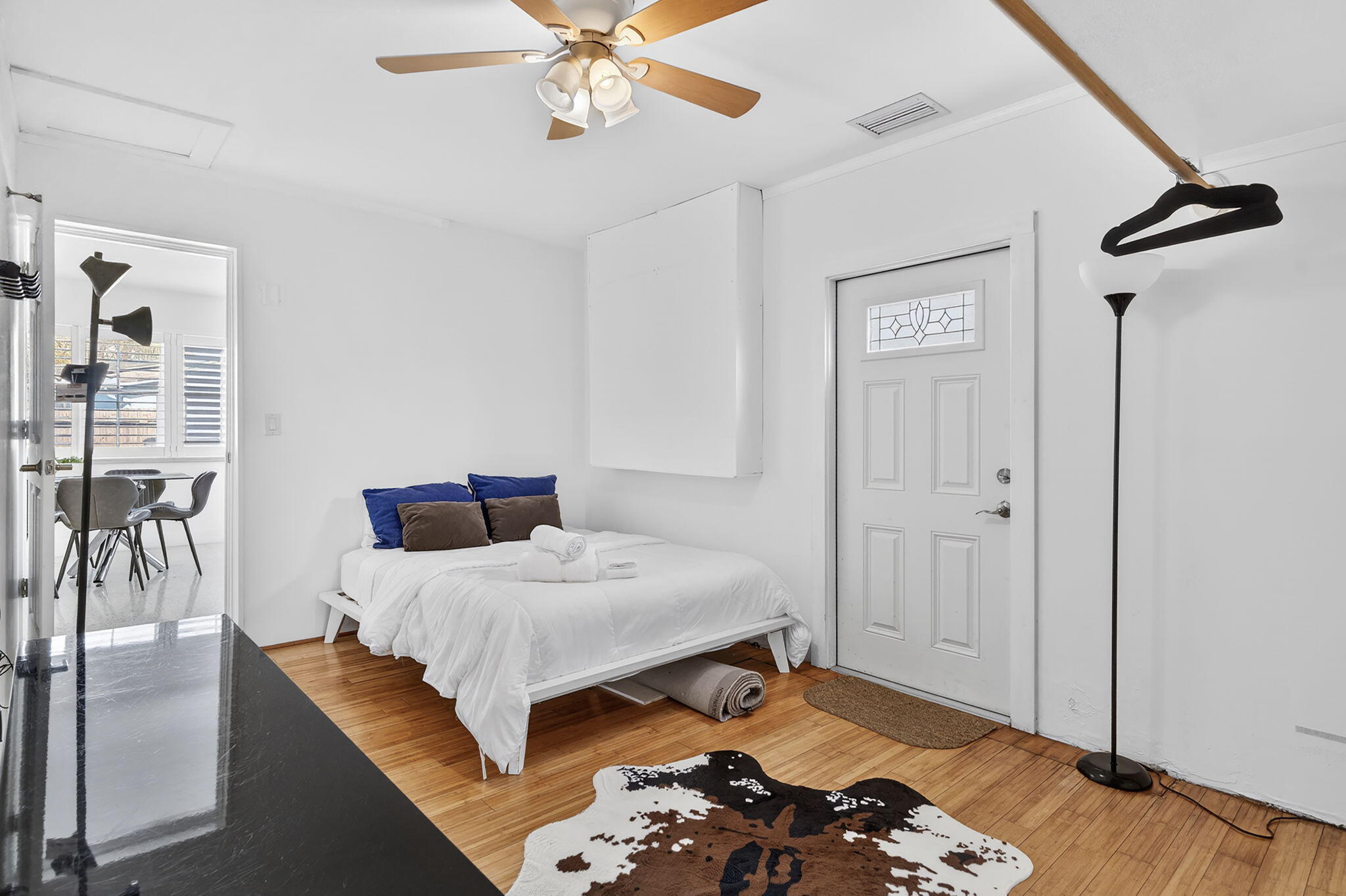 SHOREWOOD - Residential