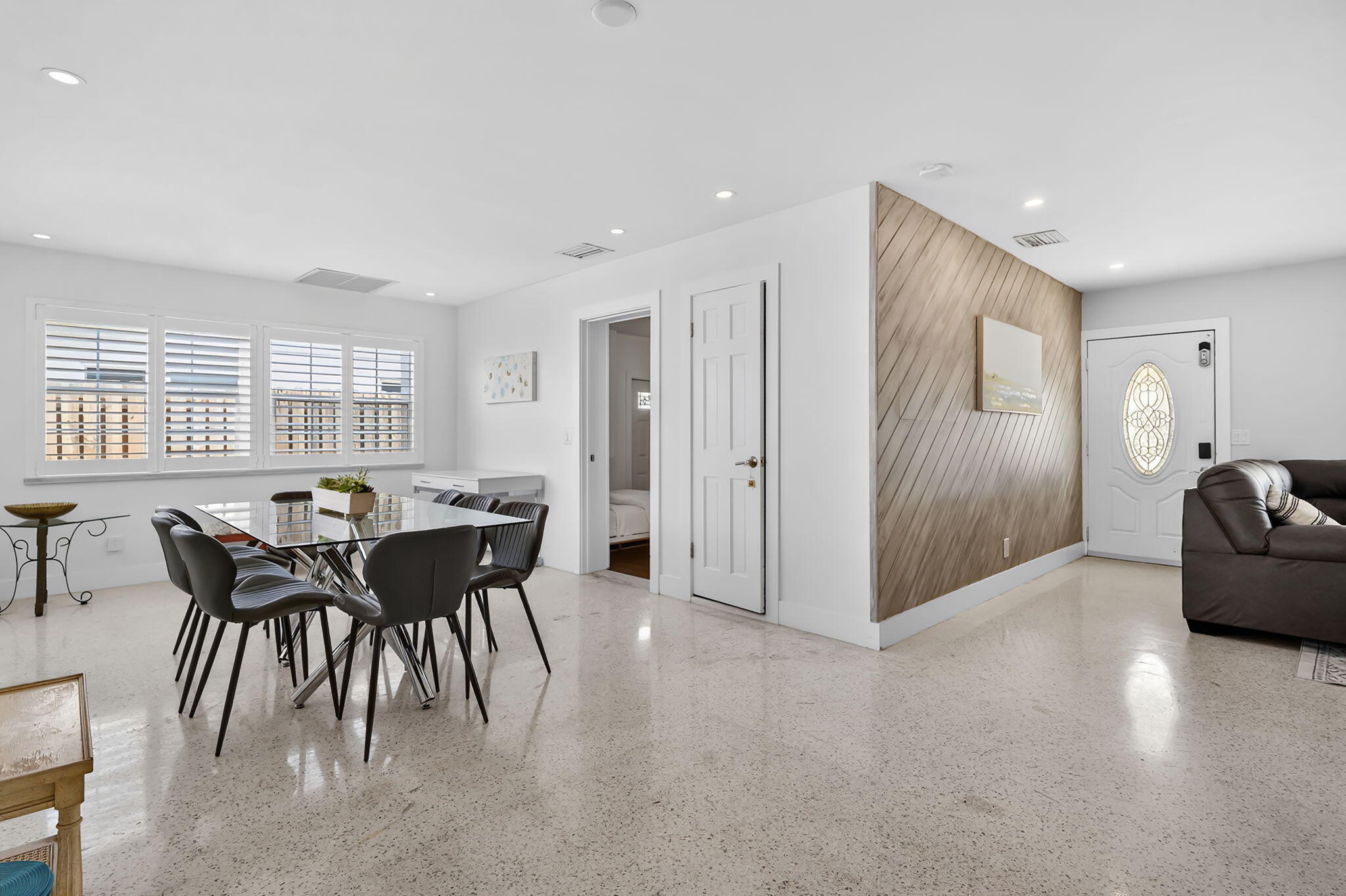 SHOREWOOD - Residential