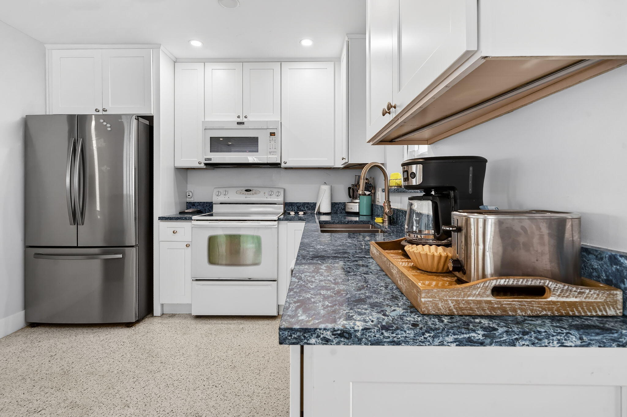 SHOREWOOD - Residential
