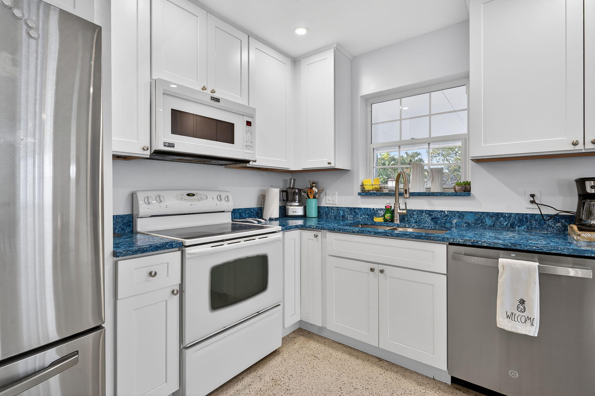 SHOREWOOD - Residential