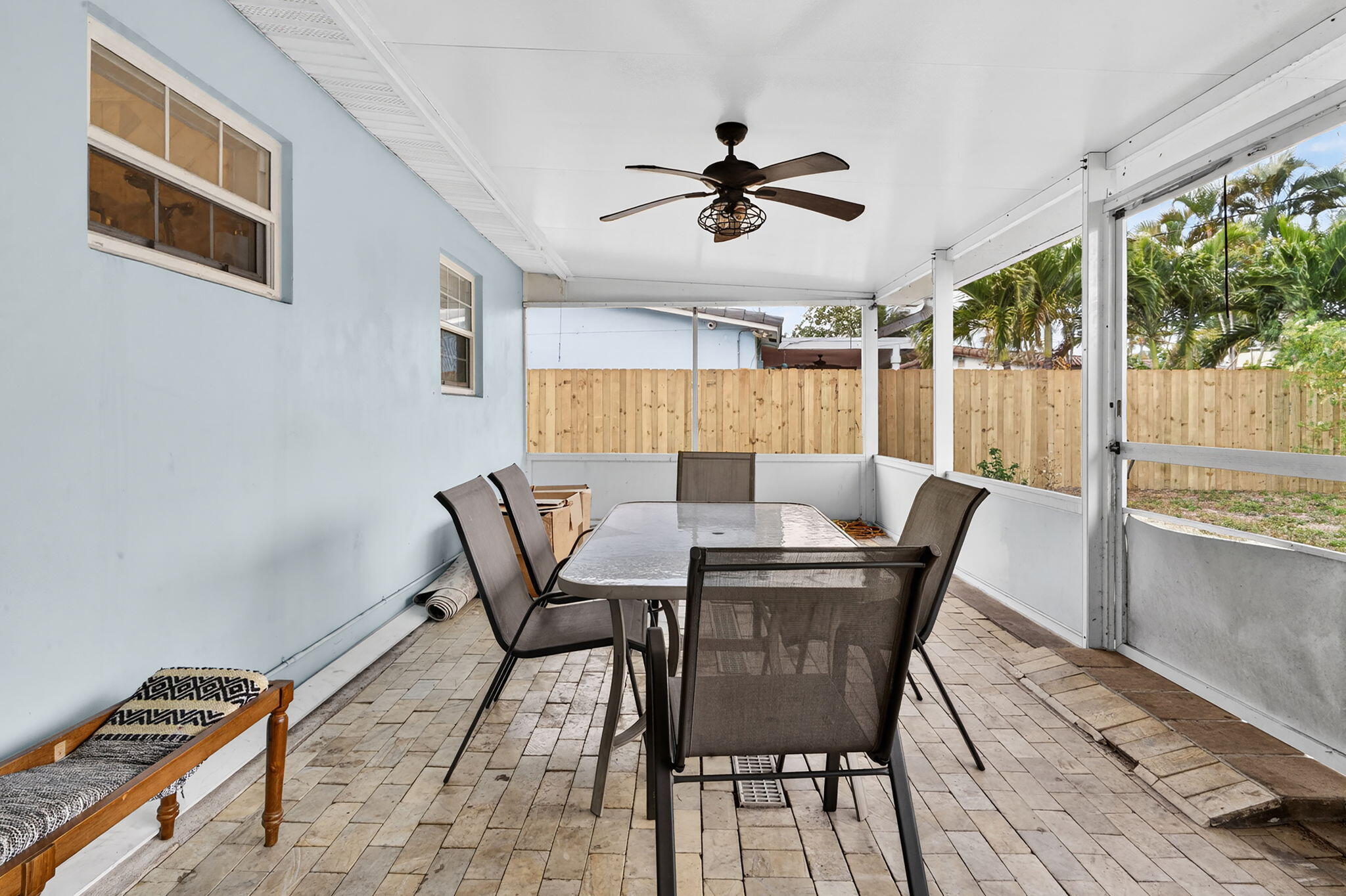 SHOREWOOD - Residential