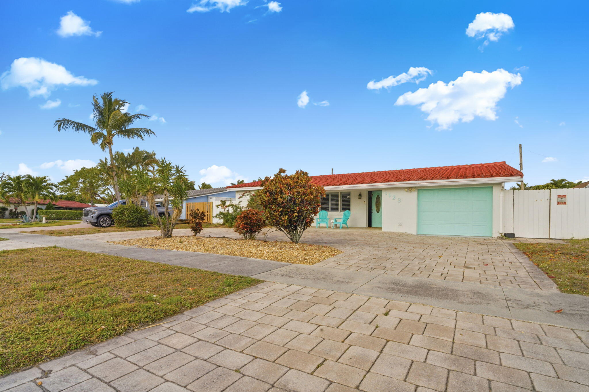 SHOREWOOD - Residential