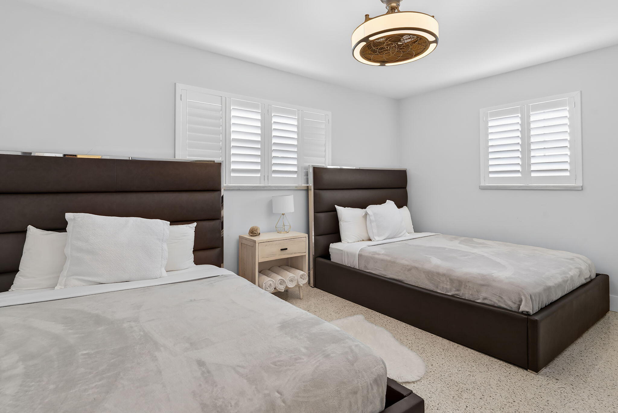 SHOREWOOD - Residential