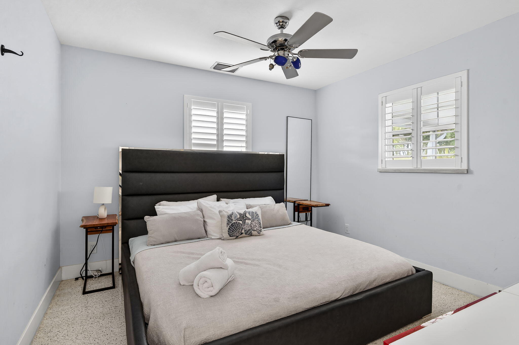 SHOREWOOD - Residential