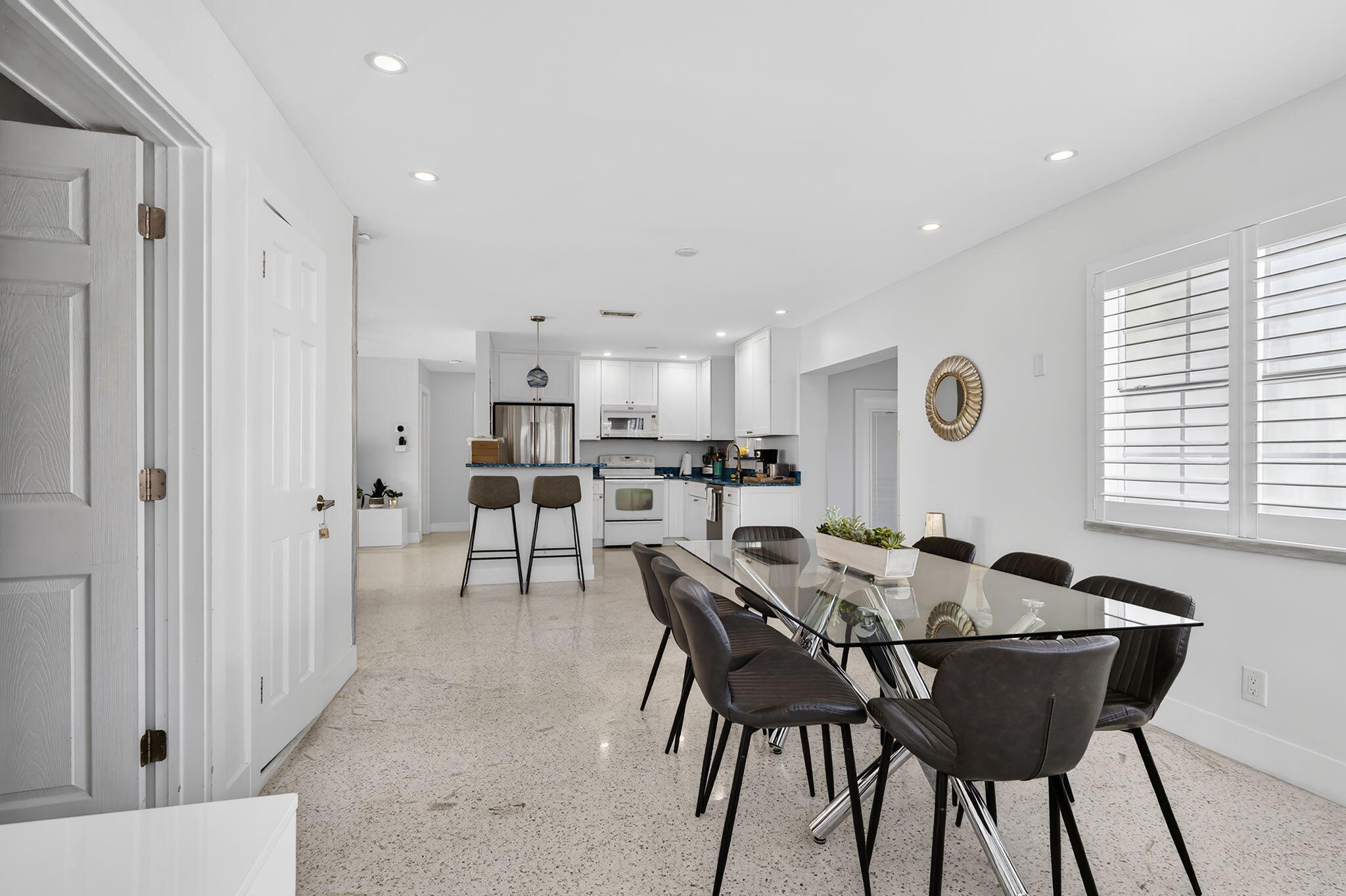 SHOREWOOD - Residential