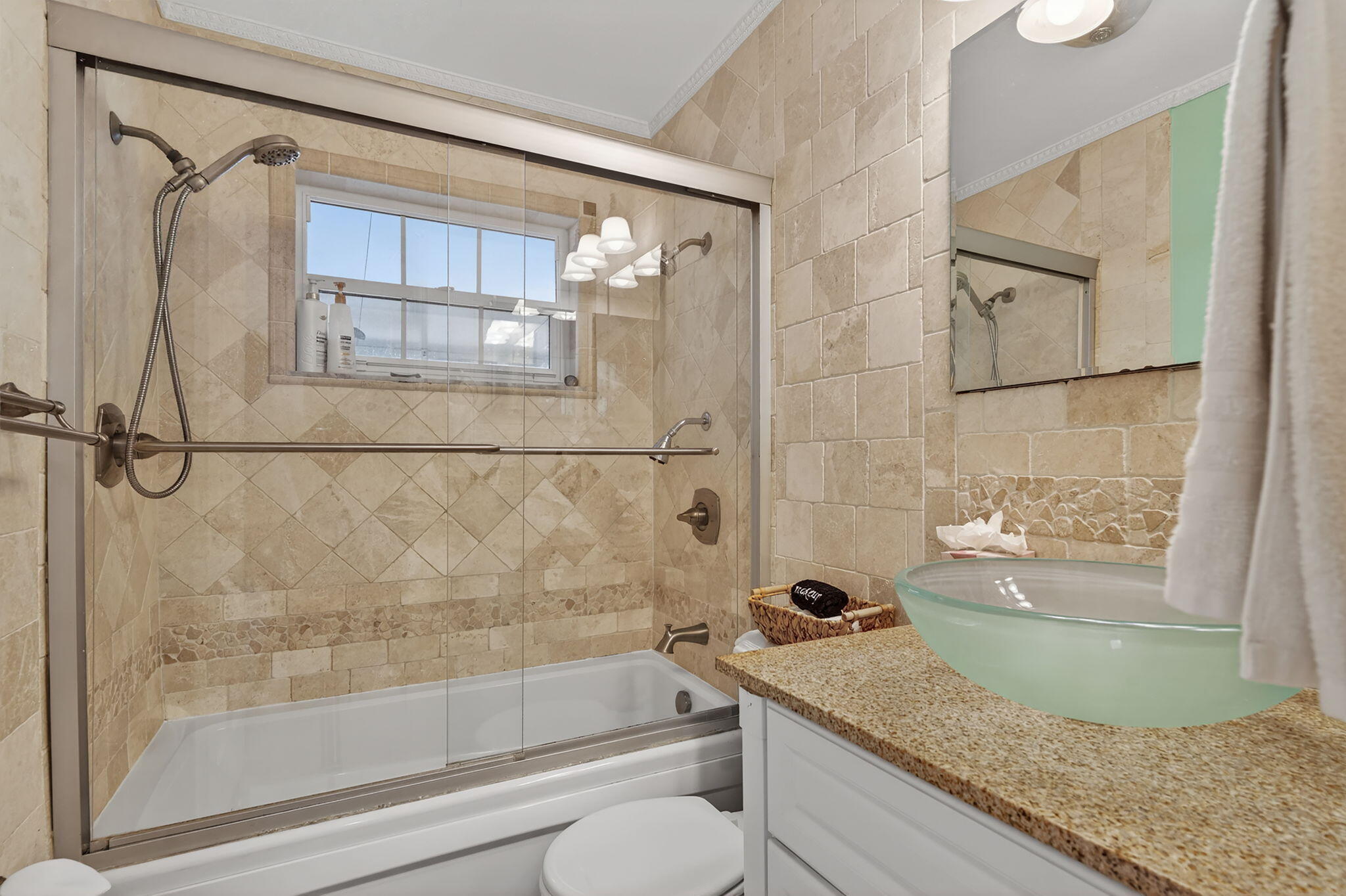 SHOREWOOD - Residential
