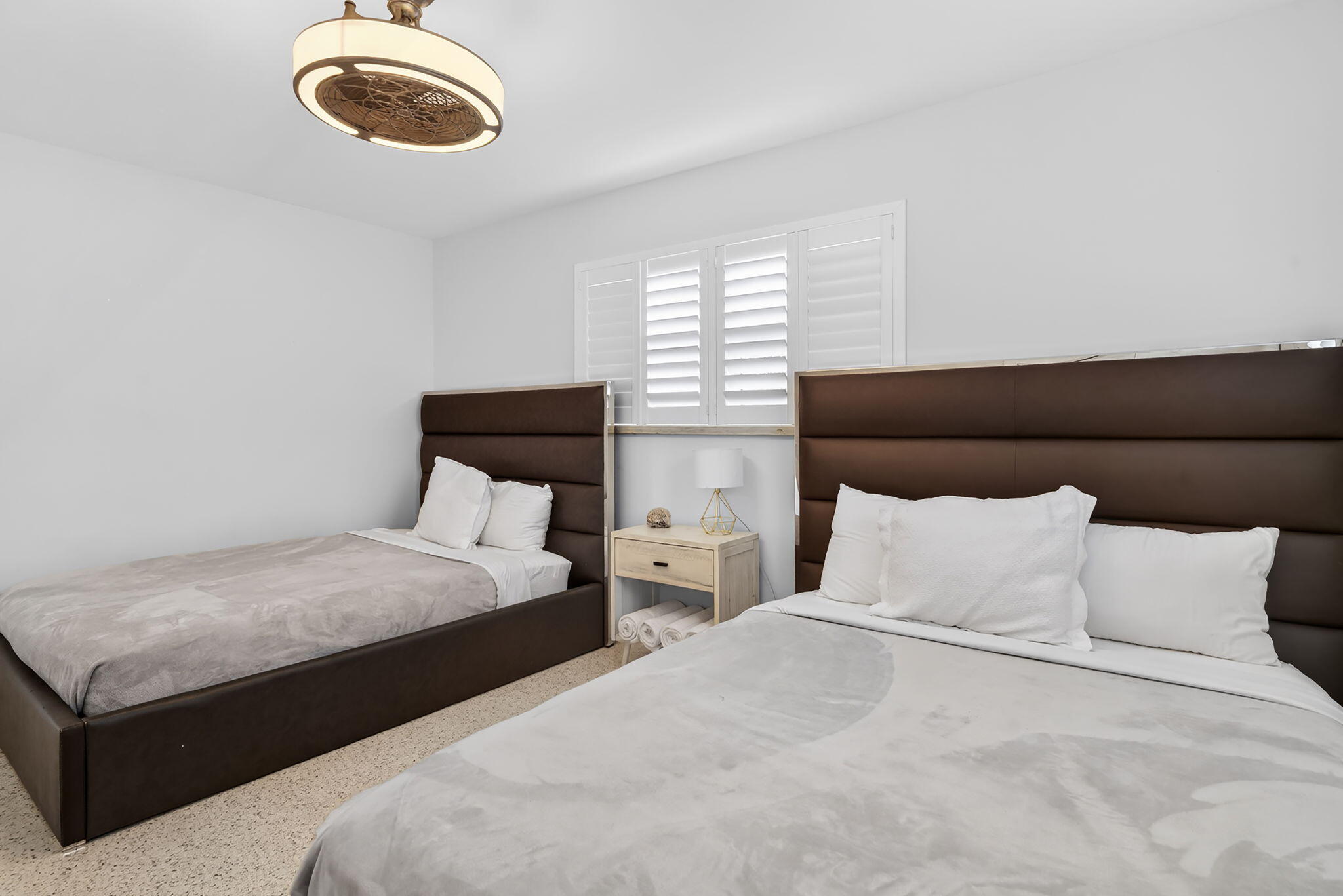 SHOREWOOD - Residential