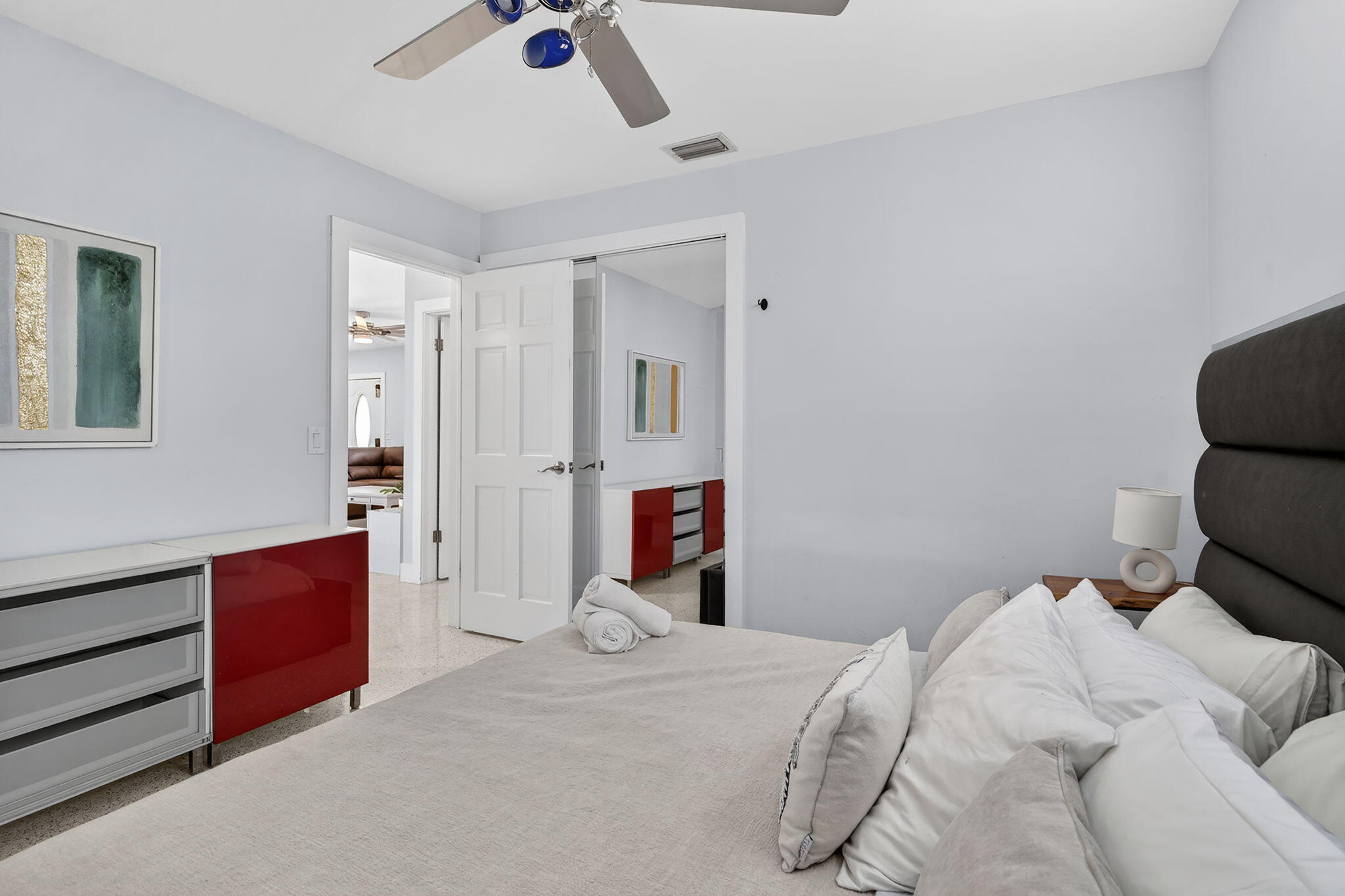 SHOREWOOD - Residential