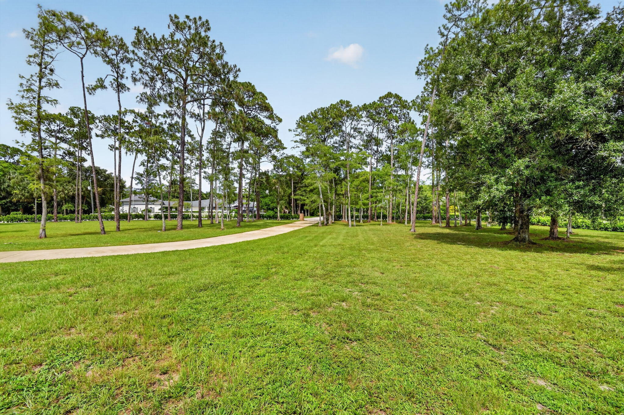 PADDOCK PARK 2 OF WELLINGTON - Residential