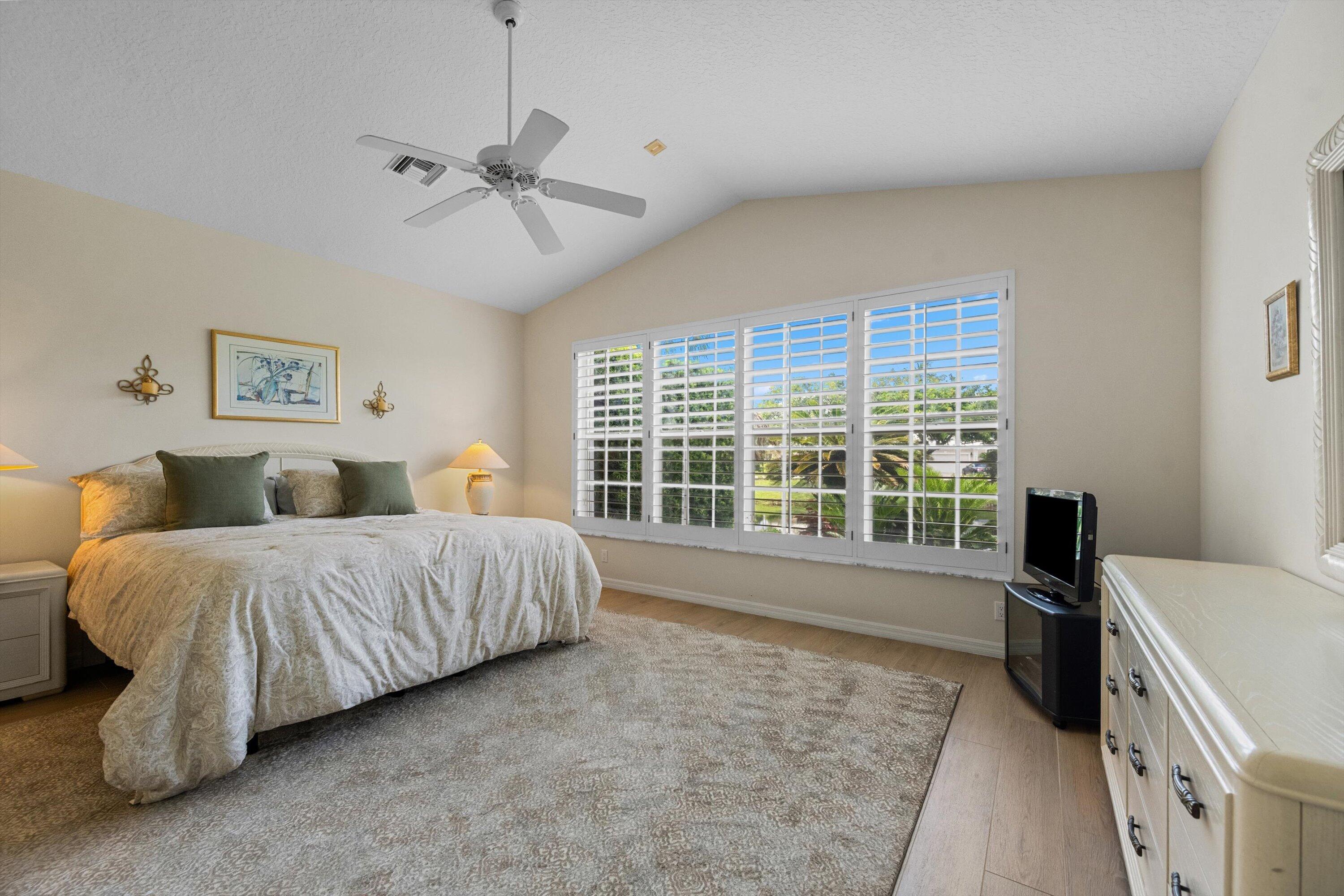 LONGSHORE AT JONATHANS LANDING - Residential