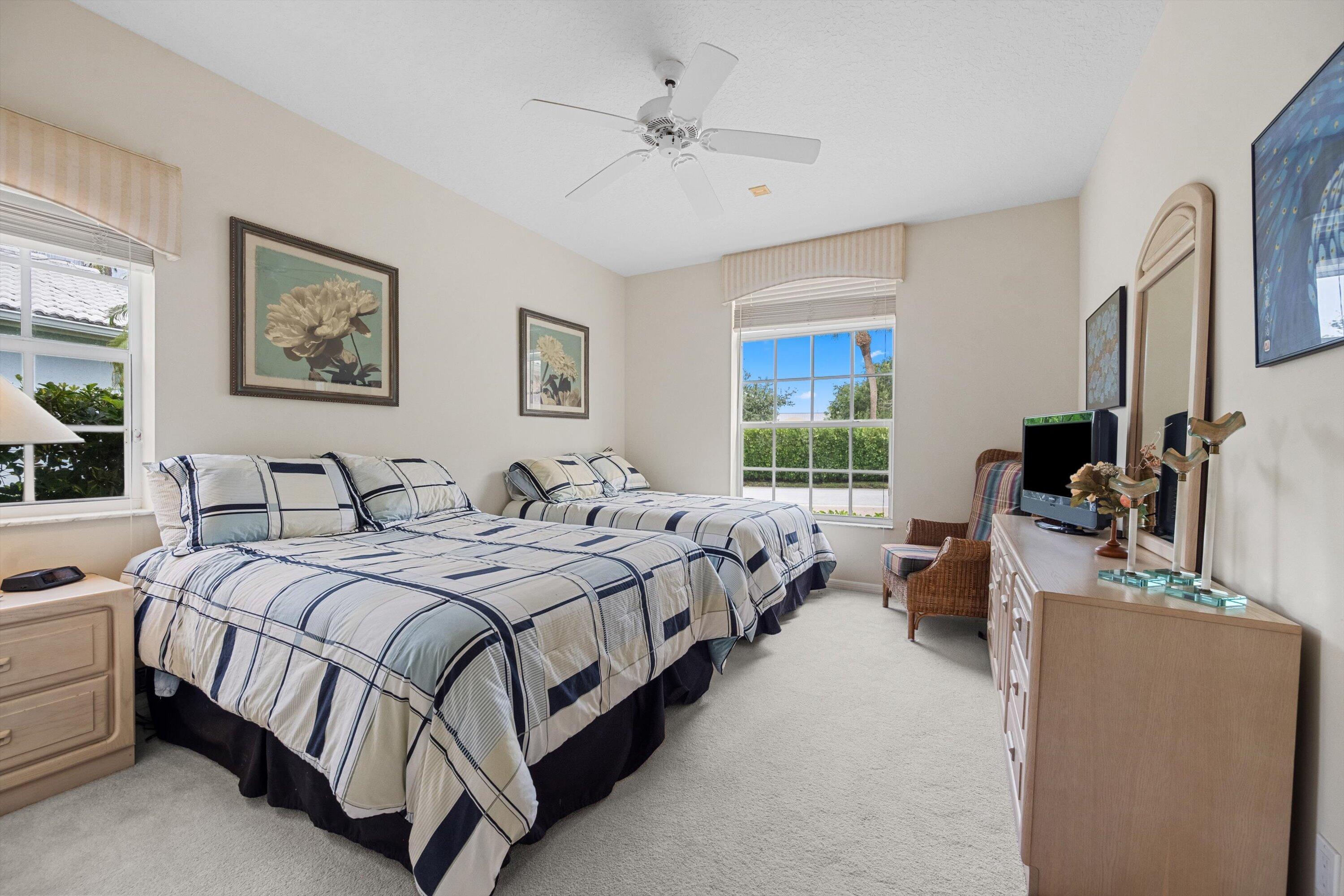 LONGSHORE AT JONATHANS LANDING - Residential