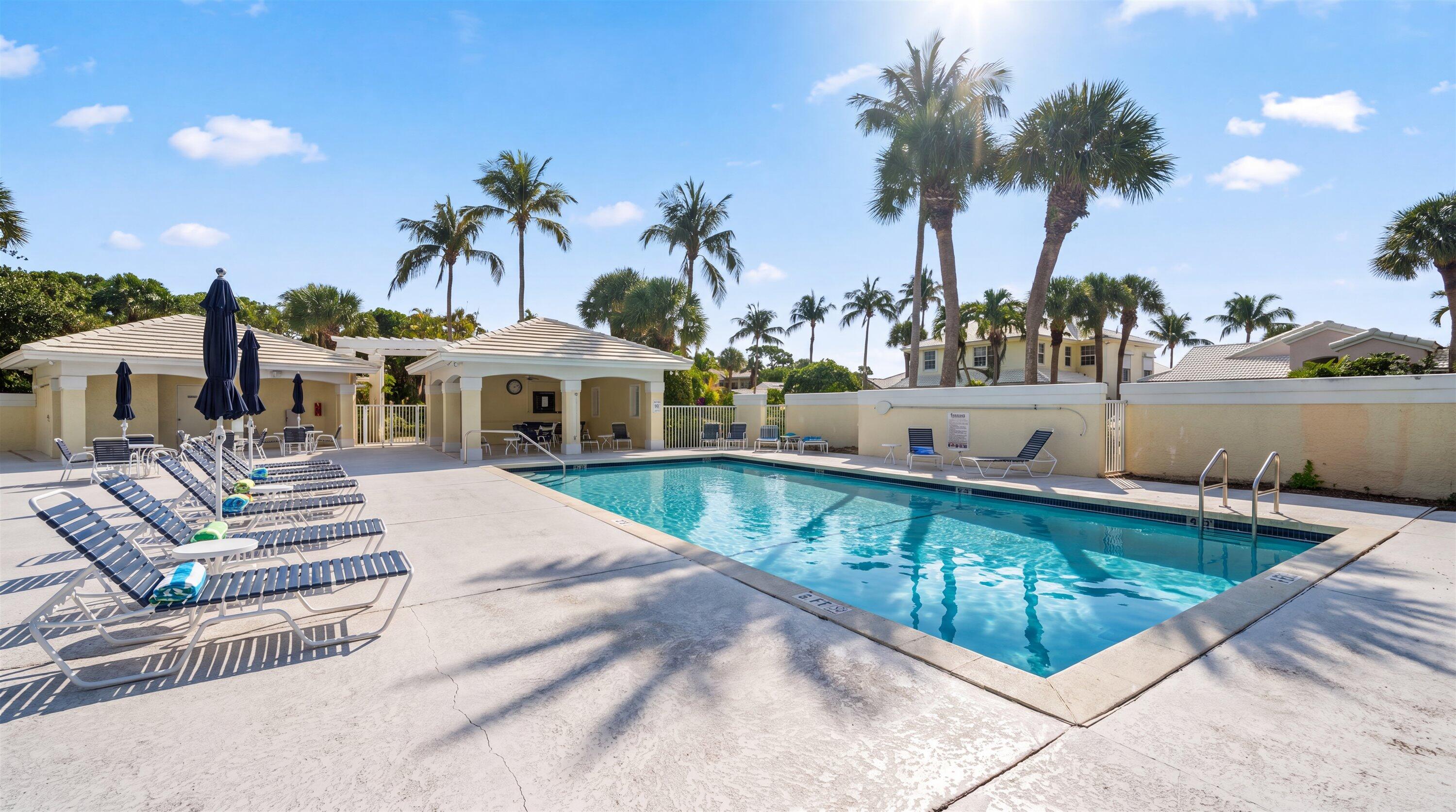 LONGSHORE AT JONATHANS LANDING - Residential