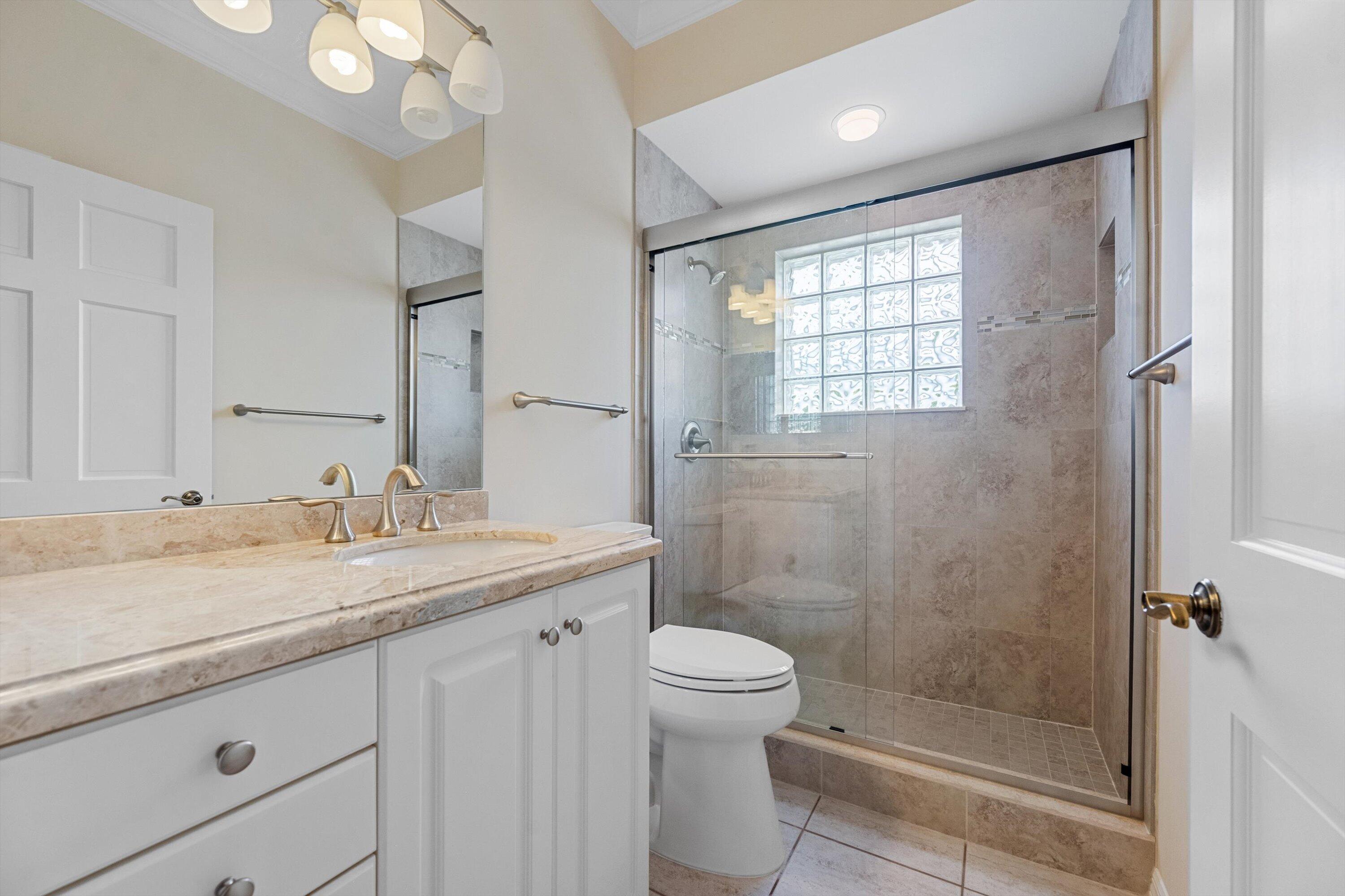 LONGSHORE AT JONATHANS LANDING - Residential