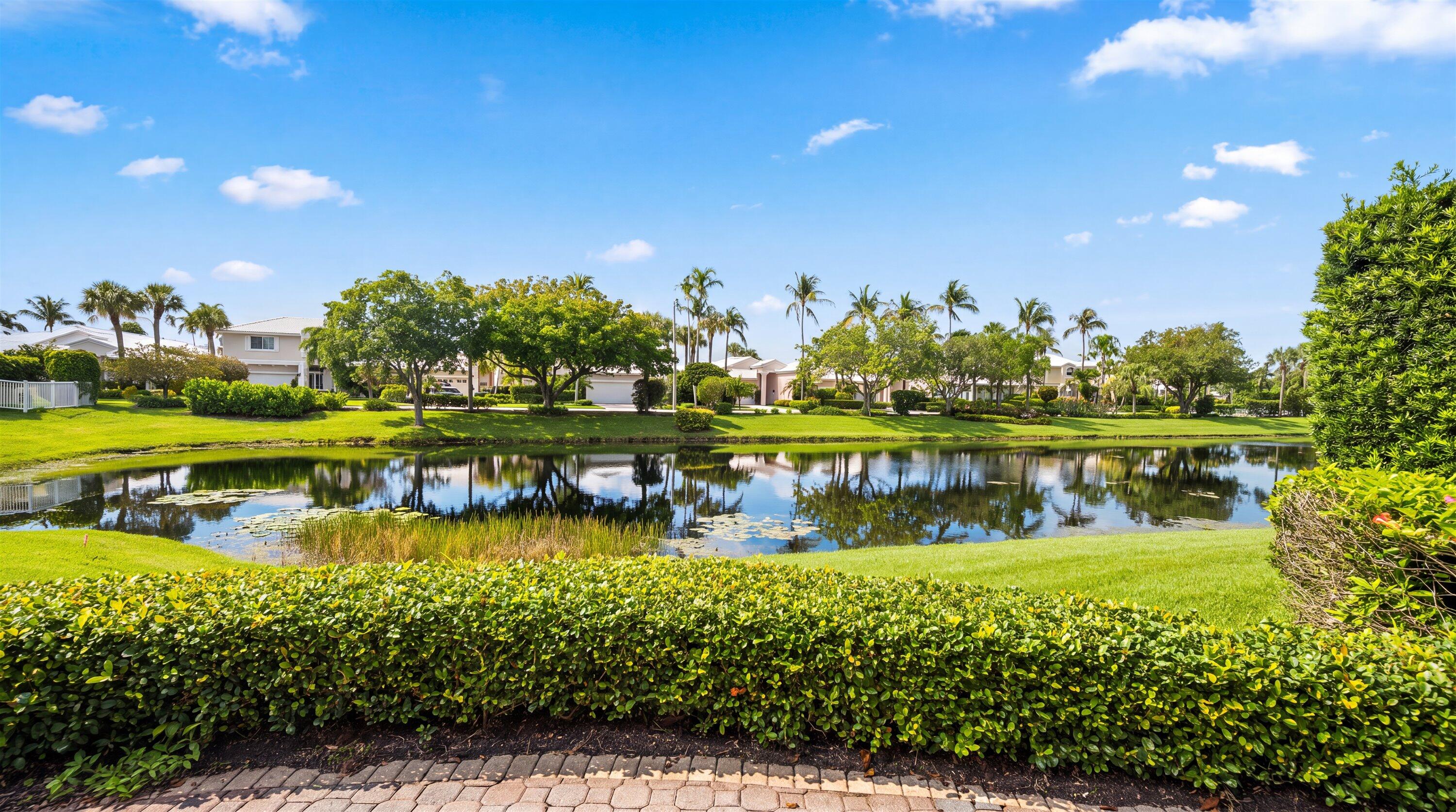 LONGSHORE AT JONATHANS LANDING - Residential