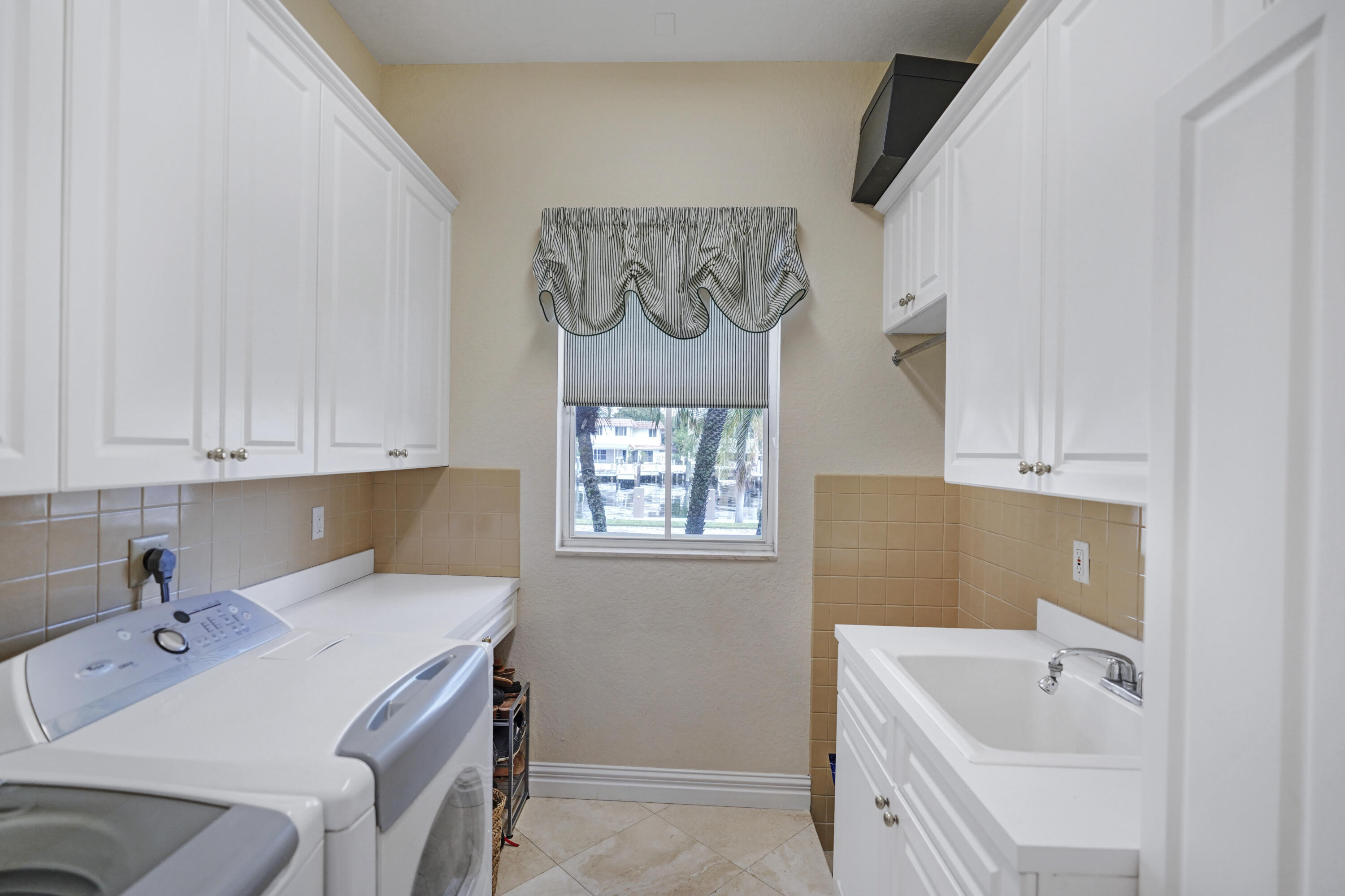 TROPIC ISLE 4TH SEC - Residential