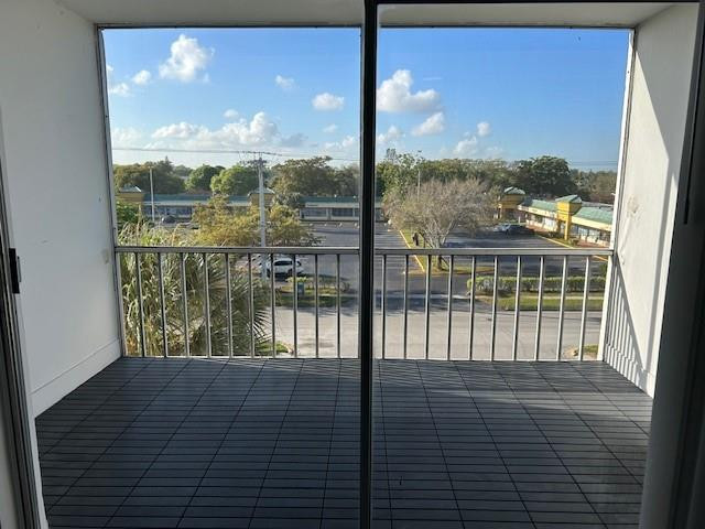ORIOLE GOLF & TENNIS CLUB - Residential