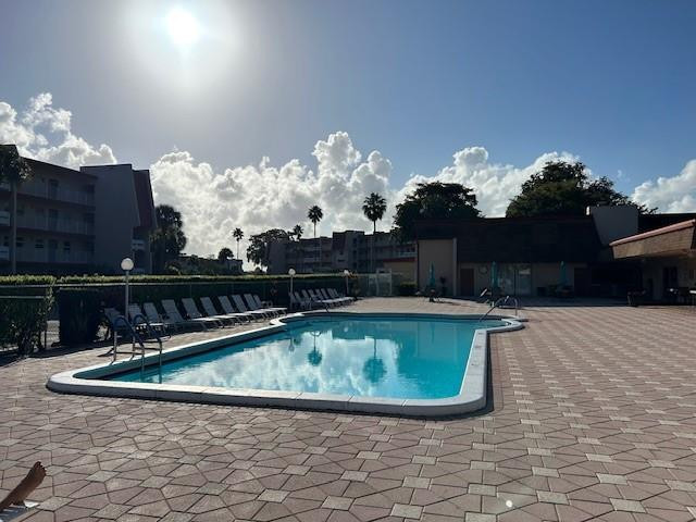 ORIOLE GOLF & TENNIS CLUB - Residential