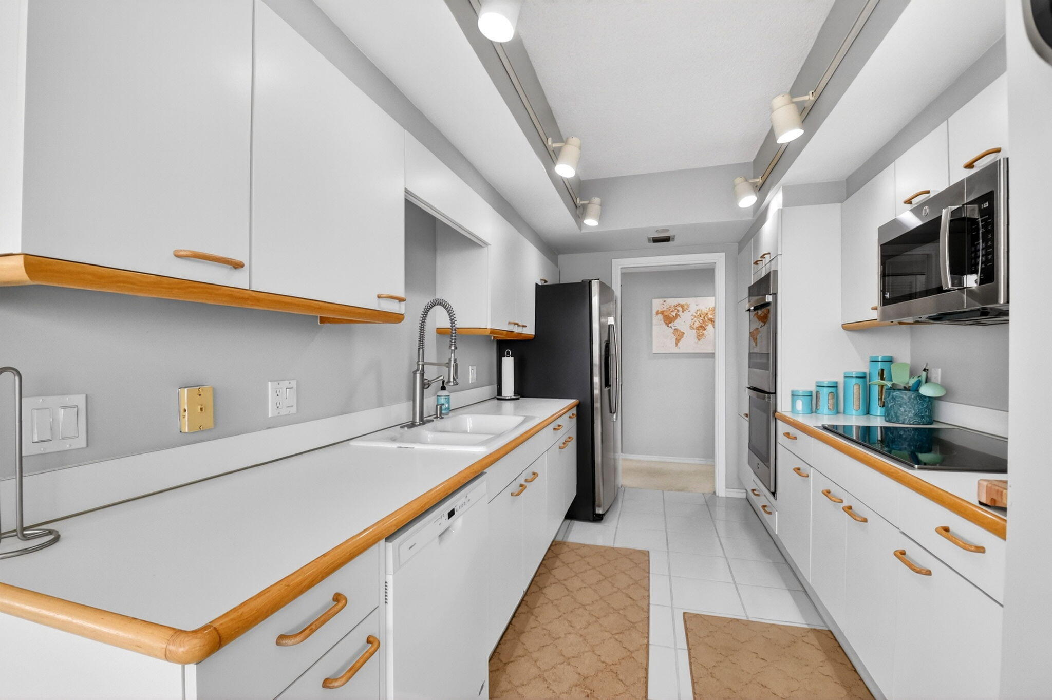 MARTINIQUE 2 CONDO - Residential Lease
