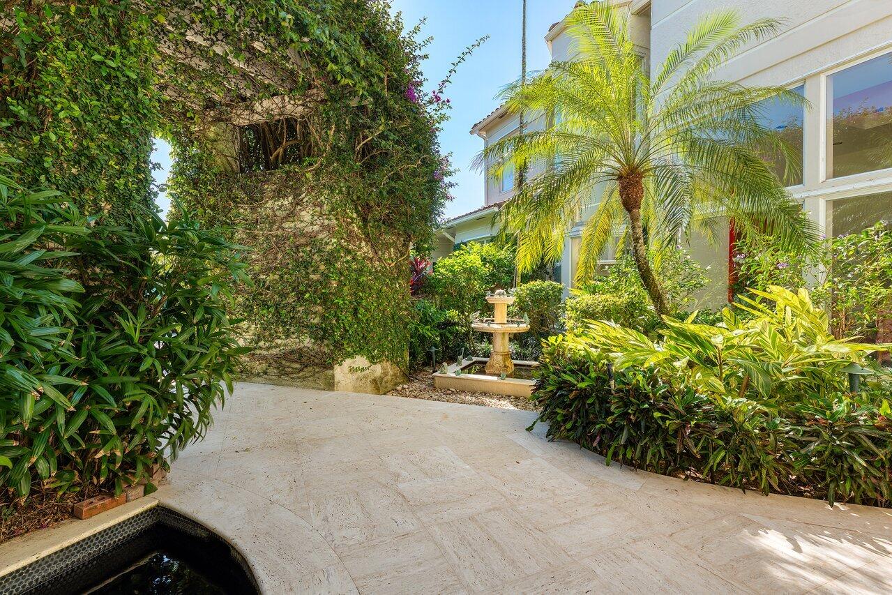 FRENCHMANS CREEK - Residential